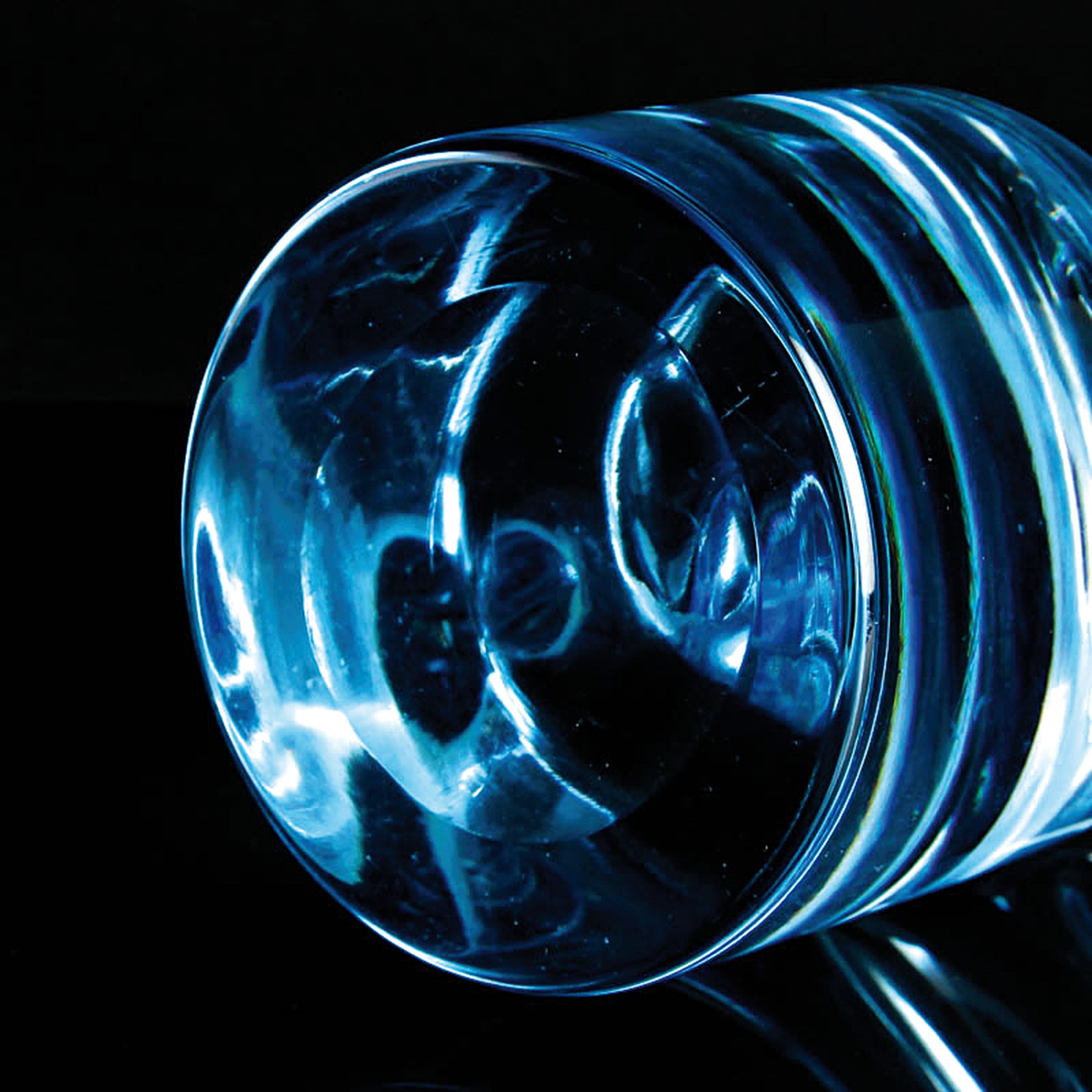 Detail b: Glasskulptur, Ermanno Nason für Cenedese, Murano, hellblau getöntes Glas, übereinander gestapelte Kugeln, H. 32 cm