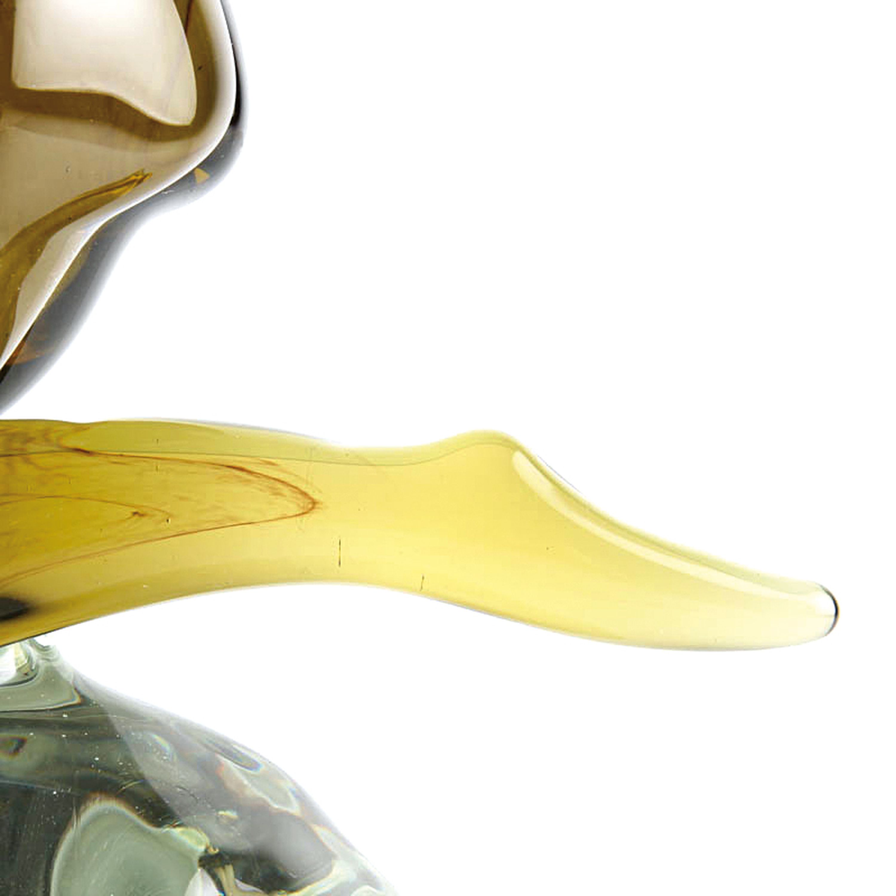 Detail d: Zwei Glasskulpturen weibliche Akte, Ermanno Nason für Cenedese, Murano, abstrakter Akt in grün getöntem Glas H. 36 cm; Akt auf Stein kniend, ...