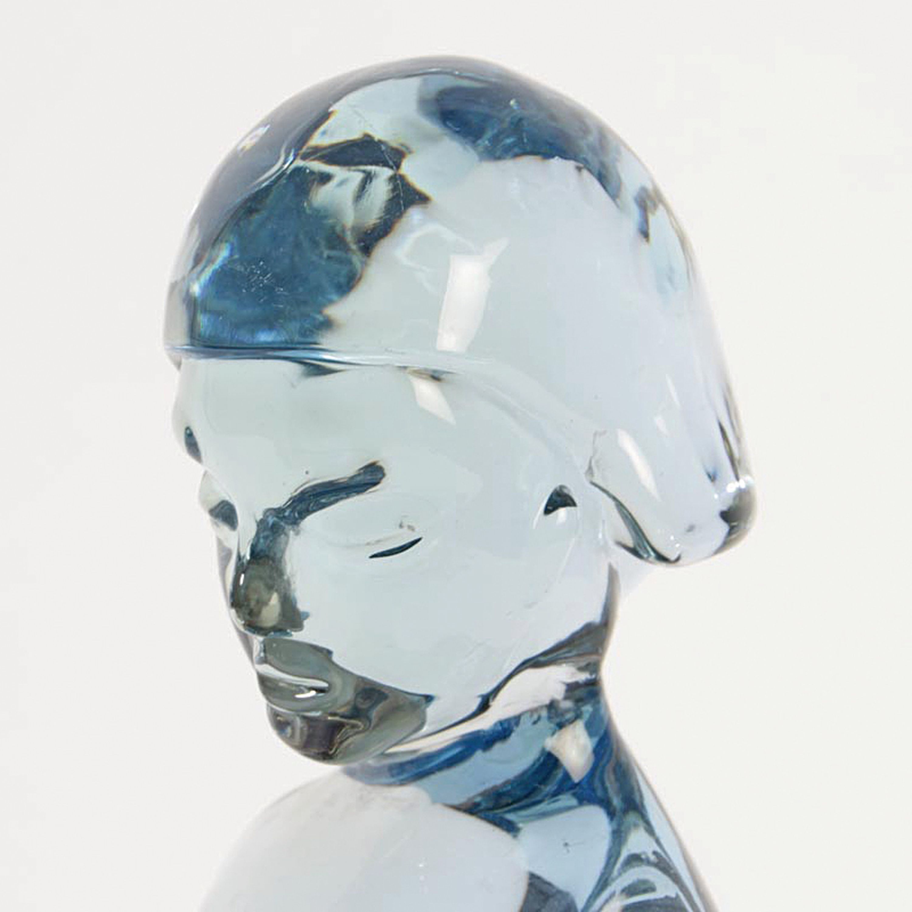 Detail b: Zwei Glasskulpturen weibliche Akte, Ermanno Nason für Cenedese, Murano, farbloses bzw. hellblau getöntes Glas, H. 28 cm