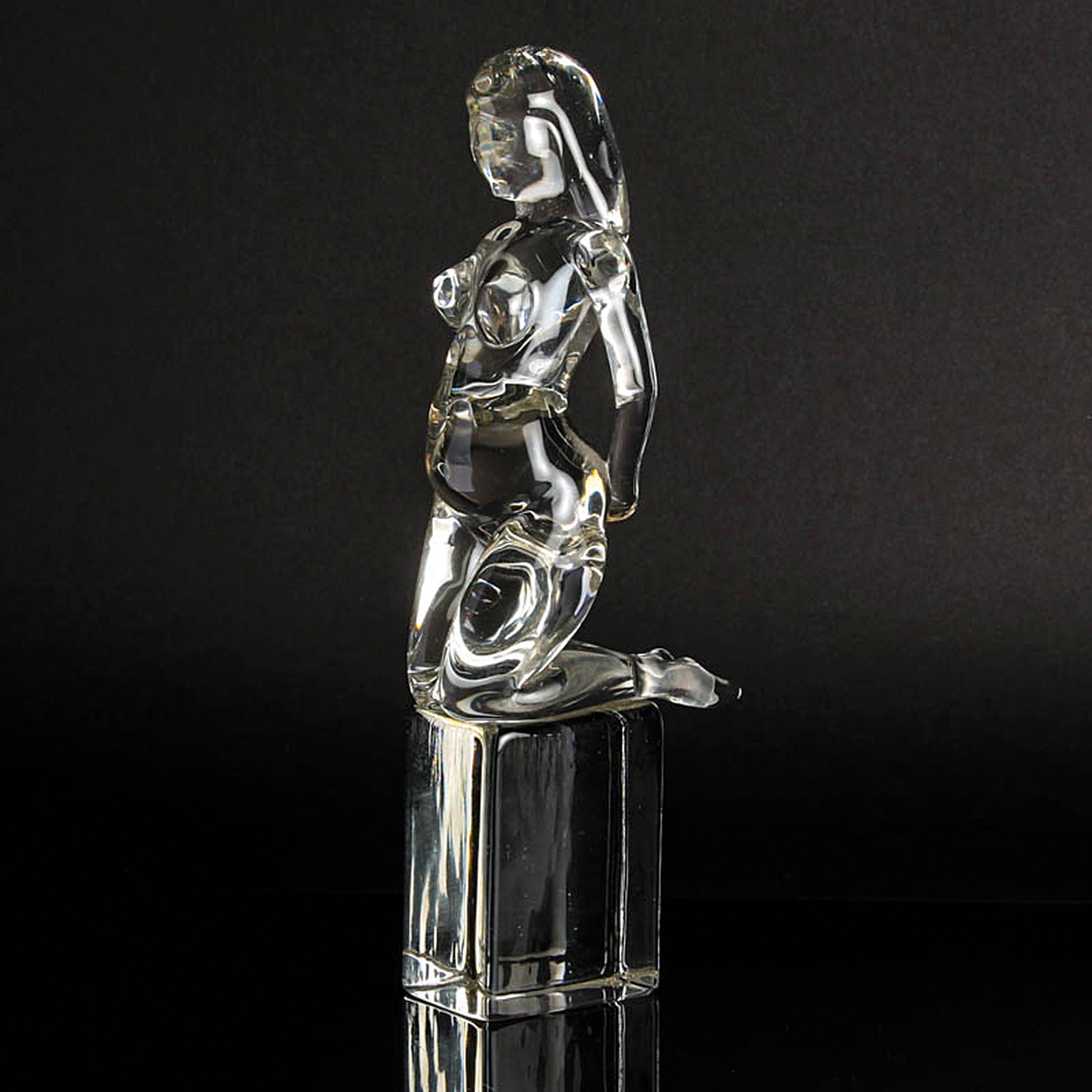 Detail g: Zwei Glasskulpturen weibliche Akte, Ermanno Nason für Cenedese, Murano, farbloses bzw. hellblau getöntes Glas, H. 28 cm