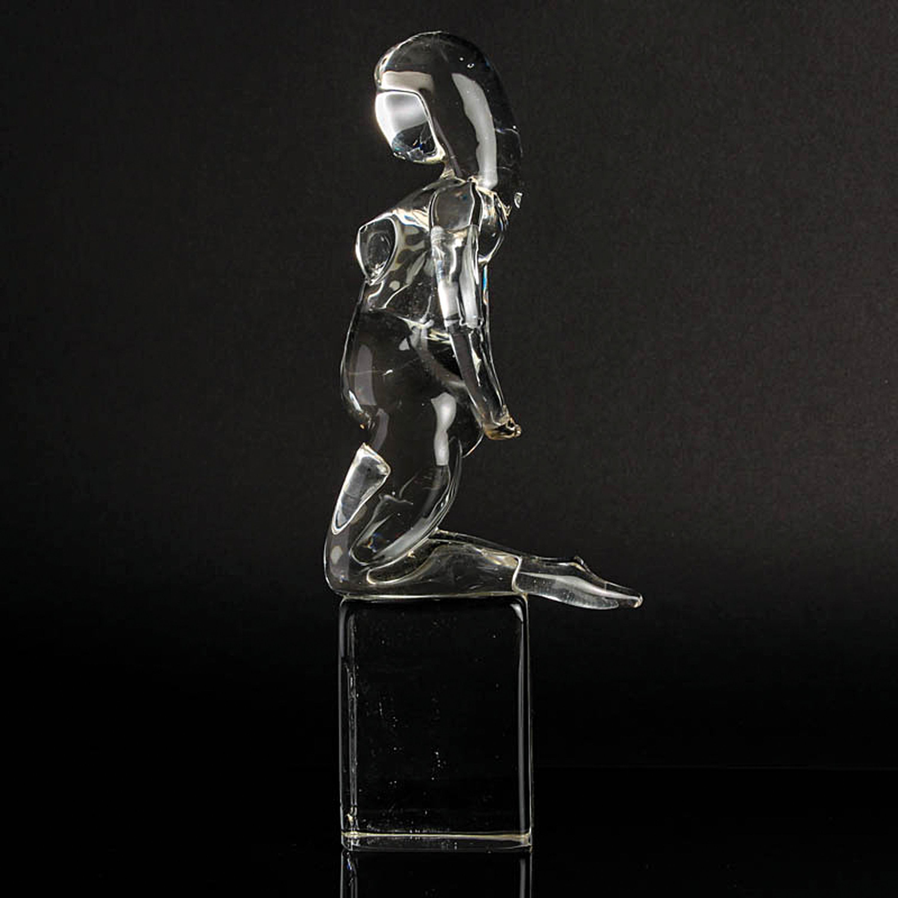 Detail h: Zwei Glasskulpturen weibliche Akte, Ermanno Nason für Cenedese, Murano, farbloses bzw. hellblau getöntes Glas, H. 28 cm