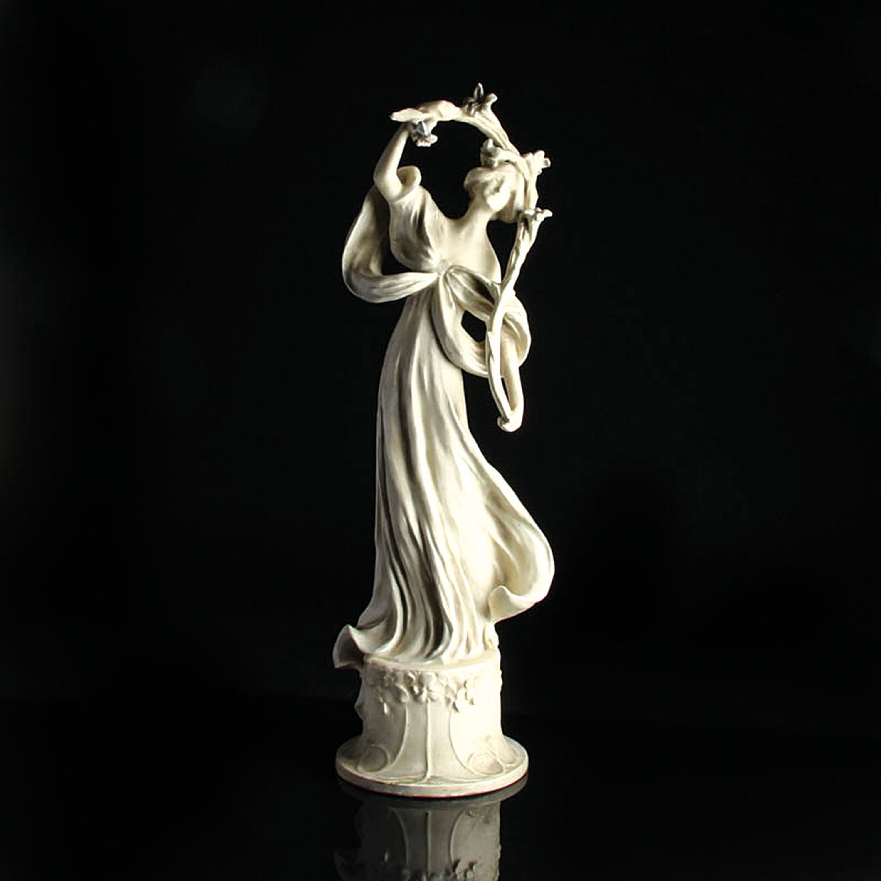 Jugendstil Figur, wohl Österreich, um 1900, Biskuitporzellan, Darst. einer jungen Frau mit Blütenzweig, H. ca. 50cm, am Sockel min. best./rest.