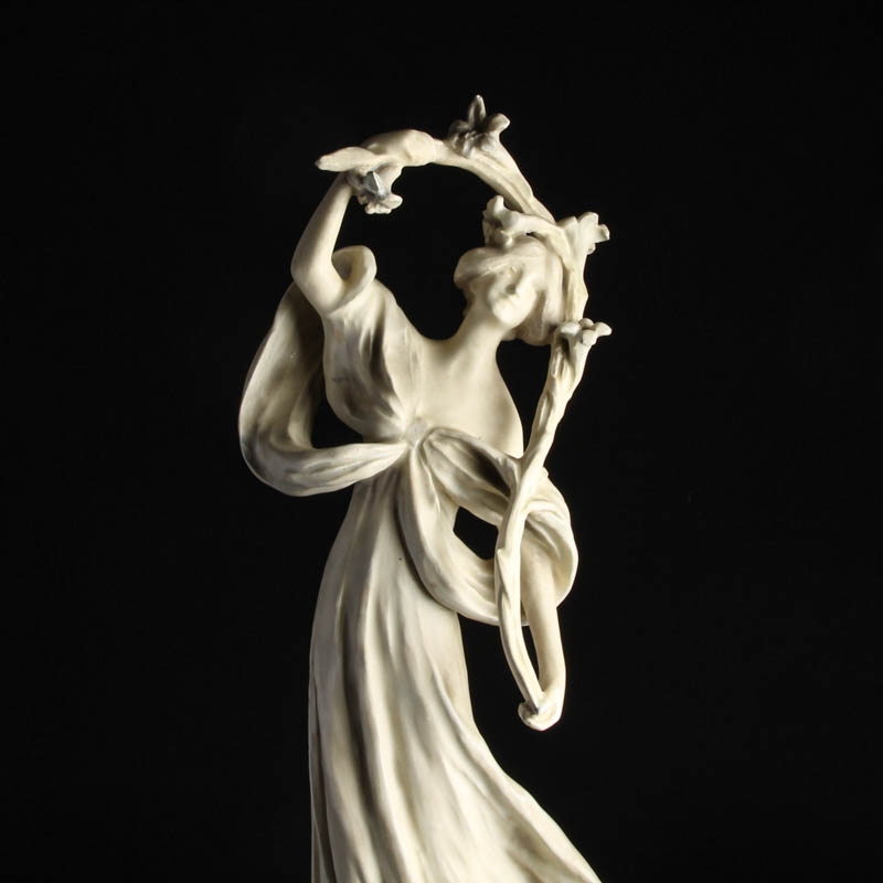 Detail a: Jugendstil Figur, wohl Österreich, um 1900, Biskuitporzellan, Darst. einer jungen Frau mit Blütenzweig, H. ca. 50cm, am Sockel min. best./rest.