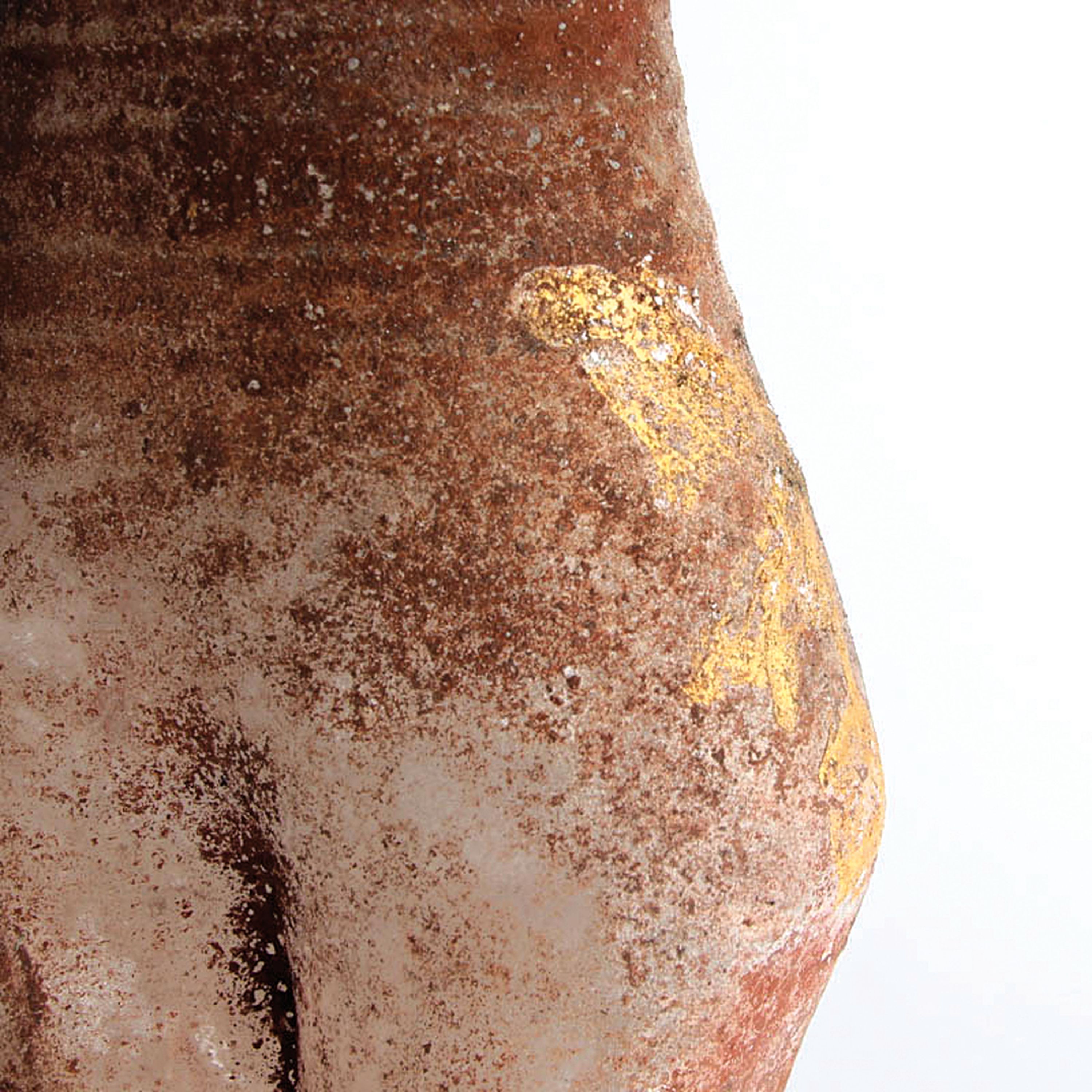 Detail k: Zwei Vetro a Scavo-Glasskulpturen, Ermanno Nason für Cenedese, Murano, farbloses Glas, rötliche bzw. graue Patina z.T. mit Goldauflage in Vetro a ...