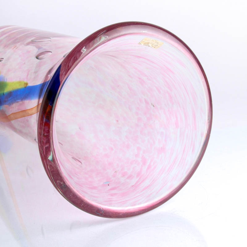 Detail a: Vase, Murano Italien, 1980er Jahre, rosa eingepudertes Glas mit eingeschmolzenen Luftblasen und drei Streifen in Gelb, Blau und Orange, H. ca. 34cm
