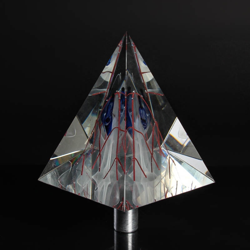Detail d: Mixed Media-Objekt, Fritz Prehal, geb. 1960 Radstadt, Steinkuppe mit aufgesteckter Glaspyramide, signiert und datiert 12/97, H. 36 cm