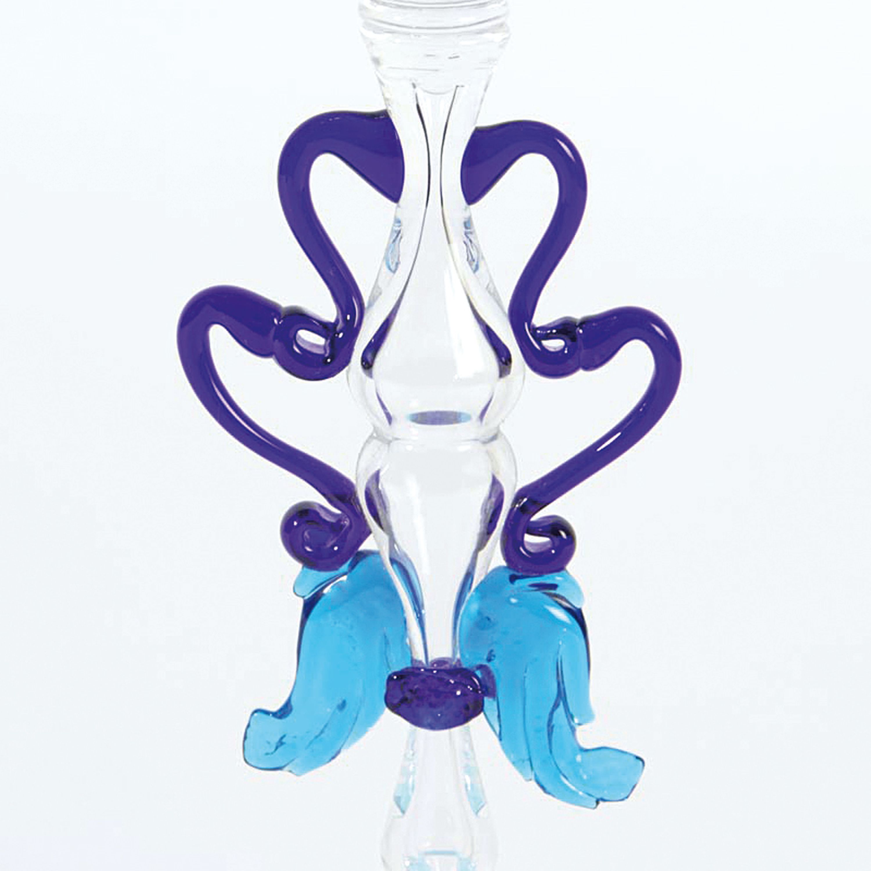 Detail d: Pokalglas, Umberto Belotto, Murano, 1970er Jahre, dünnwandiges hellblaues Glas mit applizierten dunkelblauen Fäden, Stiel farbloses Glas, H. ca. ...