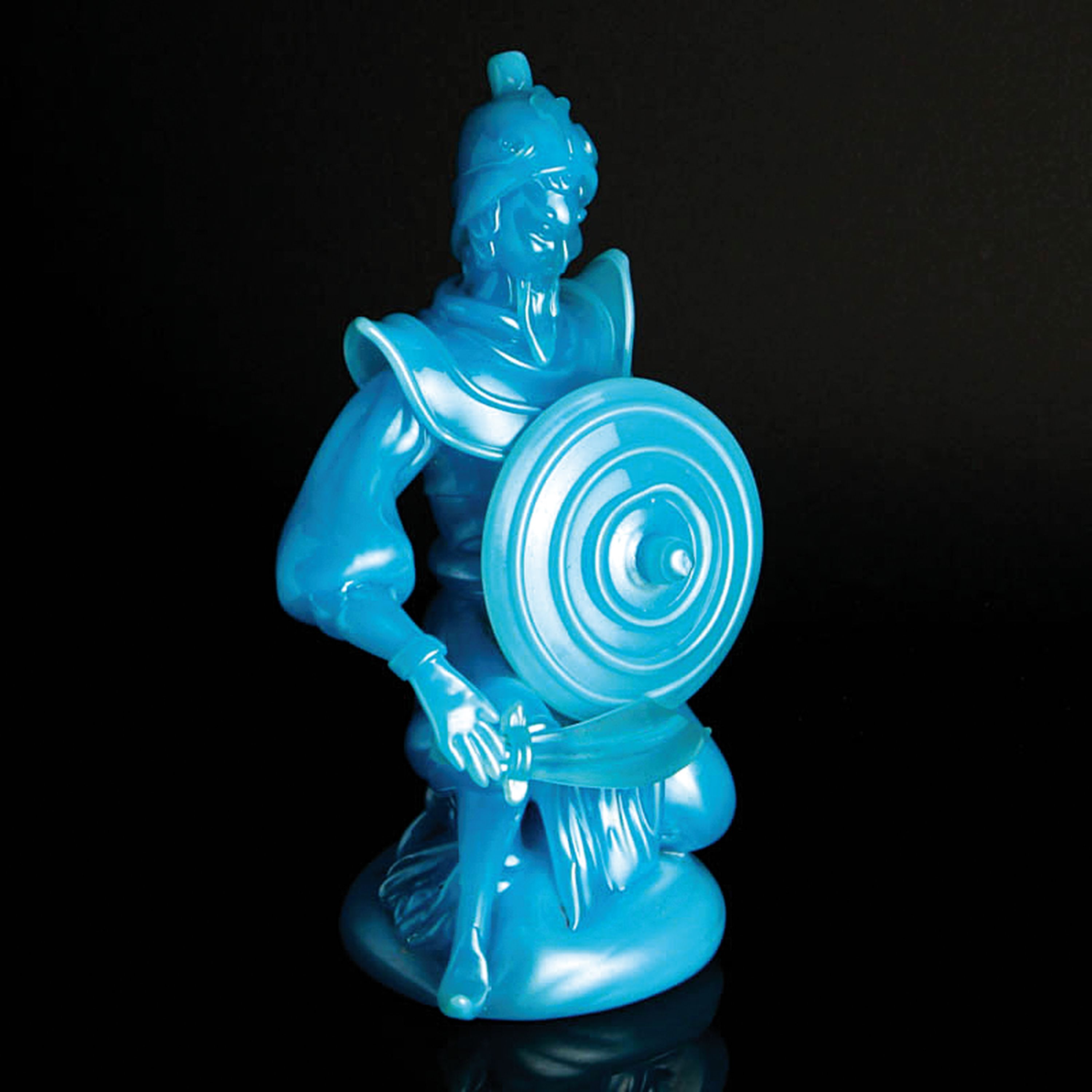 Detail a: Glasskulptur, Ermanno Nason für Cenedese, Murano, opak-blaues Glas, Darst. eines knienden asiatischen Kriegers, H. ca. 30cm