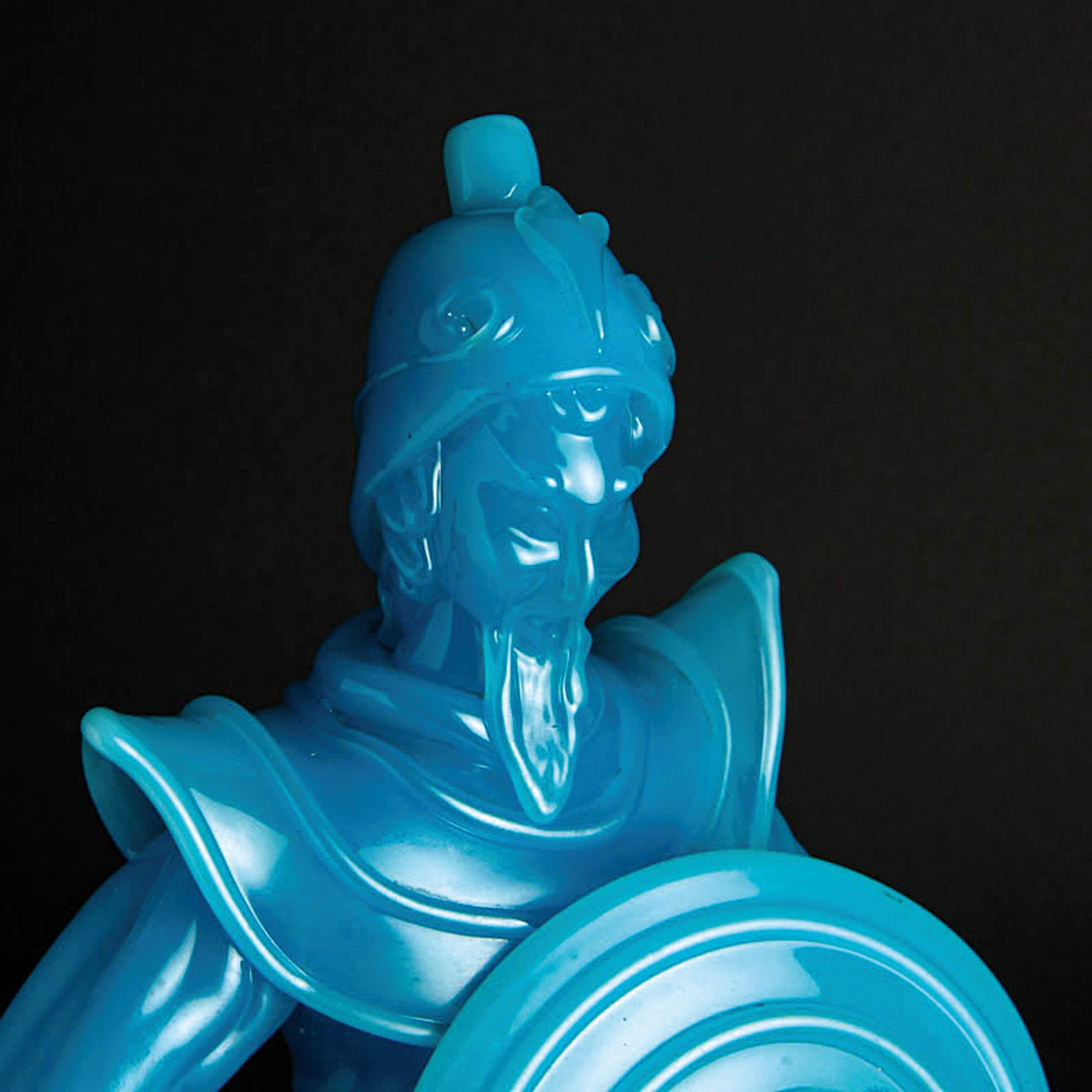 Detail c: Glasskulptur, Ermanno Nason für Cenedese, Murano, opak-blaues Glas, Darst. eines knienden asiatischen Kriegers, H. ca. 30cm