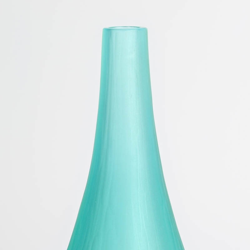 Detail b: Vase, Flavio Poli für Seguso, Murano, hellgrünes Glas mit petrolfarbenem Innenüberfang, geschliffen von Rossetto, so auch am Boden signiert, H. ...