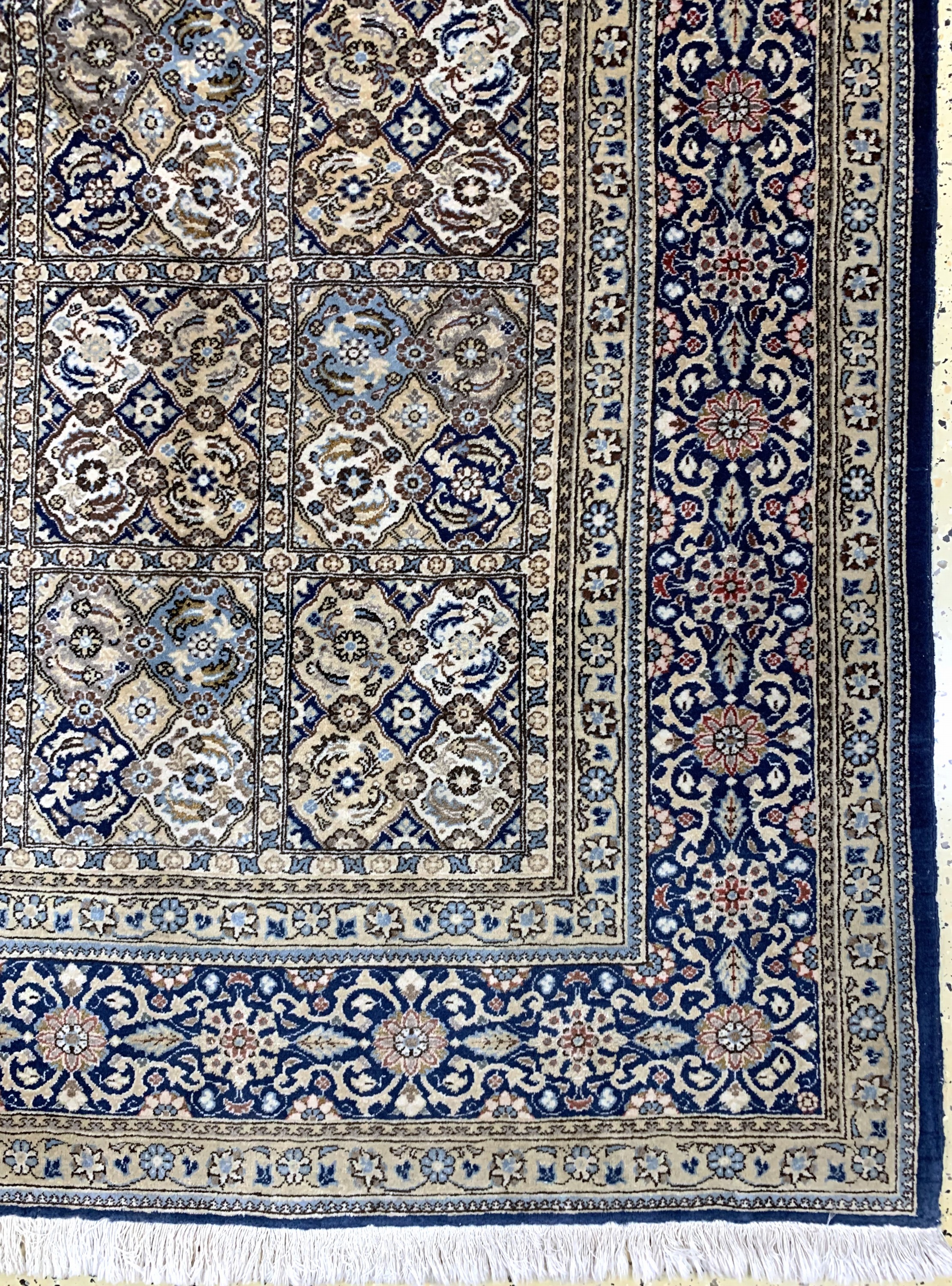 Detail a: Ghom Kork, Persien, Mitte 20.Jhd, Korkwollemit Seide, ca. 350 x 240 cm, EHZ: 2