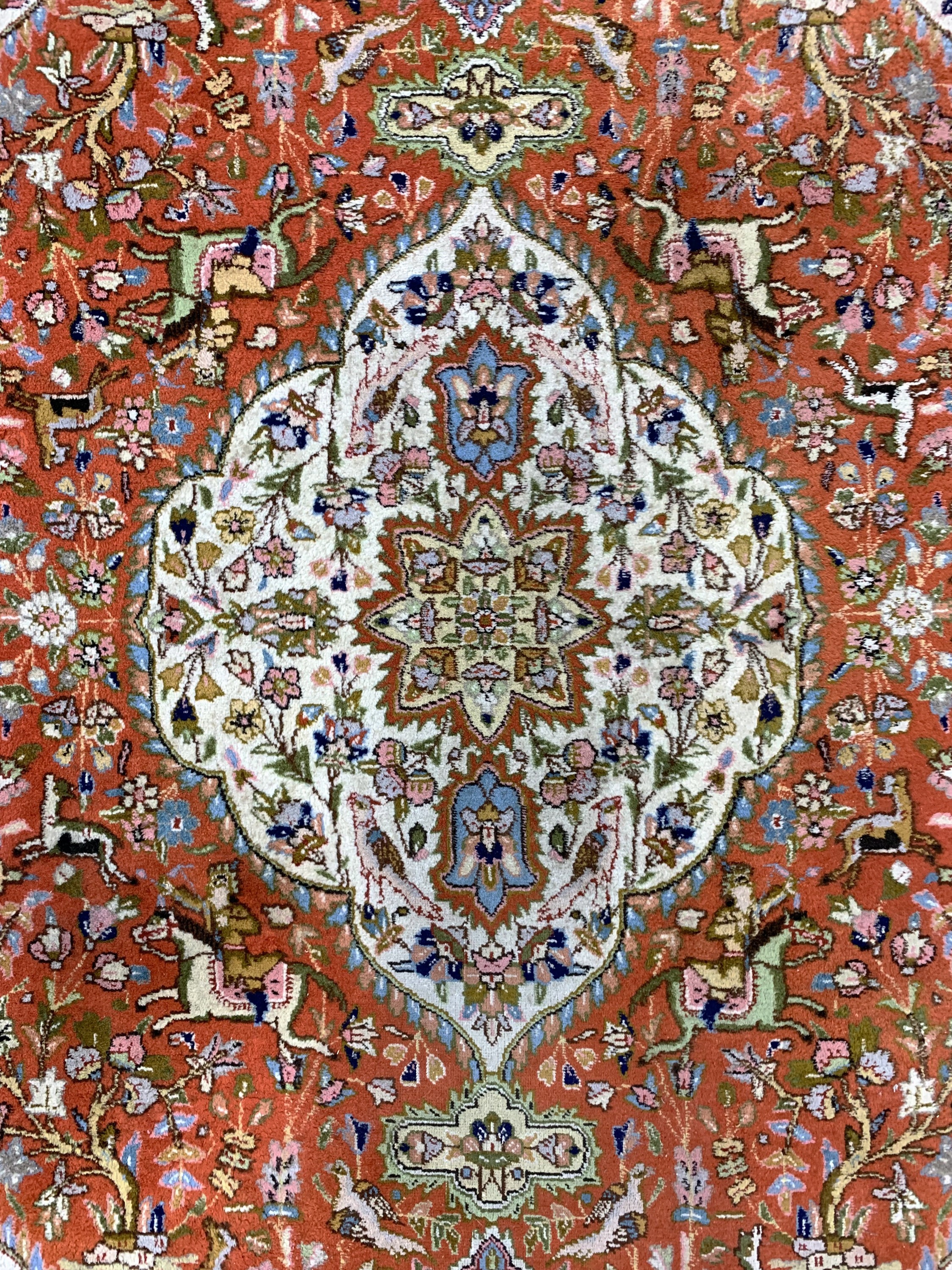 Detail c: Täbriz Tabatabai, Persien, Mitte 20.Jhd, Wolle auf Baumwolle, ca. 290 x 188 cm, Reinigungsbedürftig, EHZ: 2