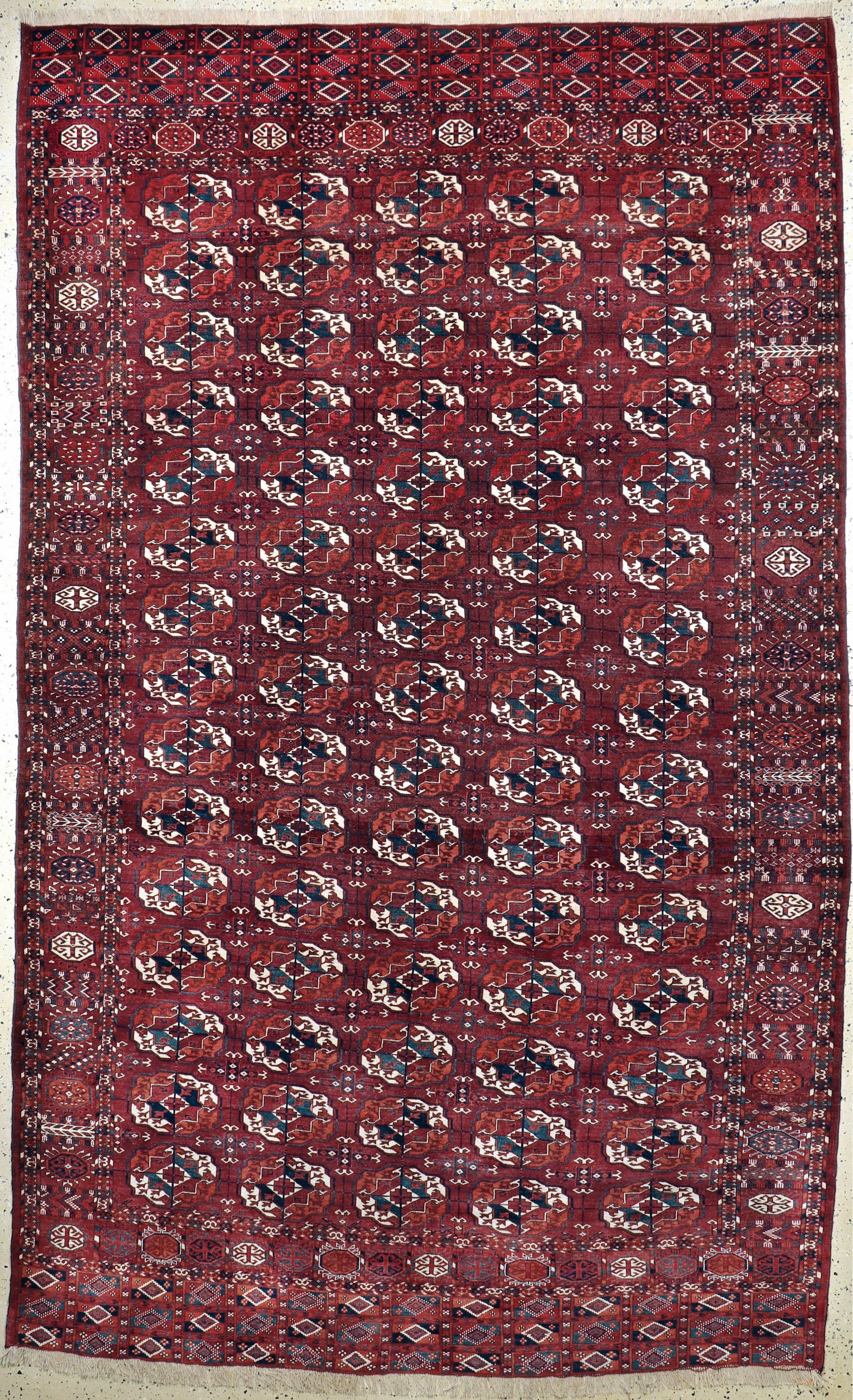Tekke"Hauptteppich"fein, Turkmenistan, Anfang 20.Jhd, Wolle auf Wolle, ca. 365 x 220 cm, gereinigt, EHZ: 2(mehrere kleine Reparaturen).