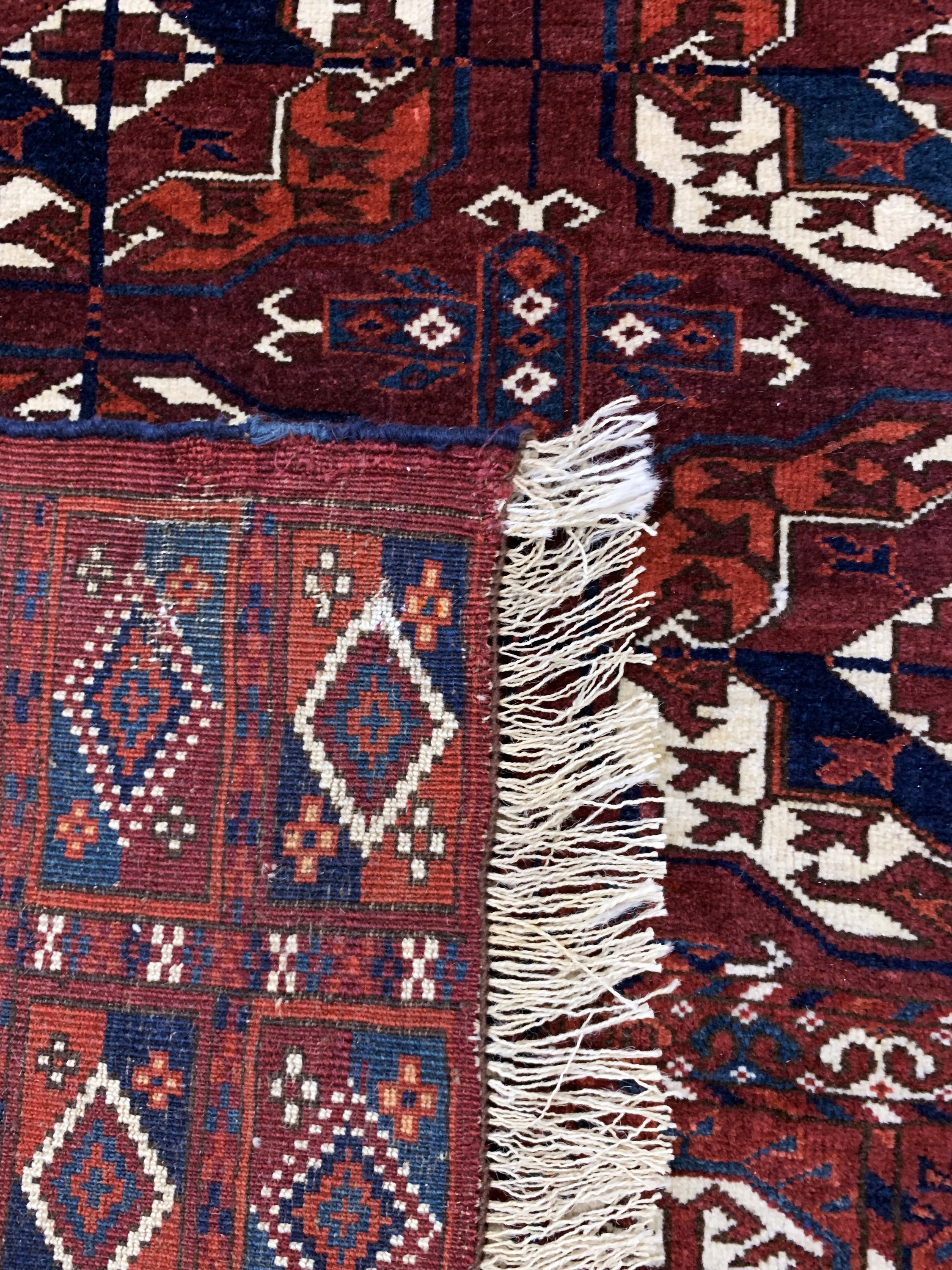 Detail g: Tekke"Hauptteppich"fein, Turkmenistan, Anfang 20.Jhd, Wolle auf Wolle, ca. 365 x 220 cm, gereinigt, EHZ: 2(mehrere kleine Reparaturen).