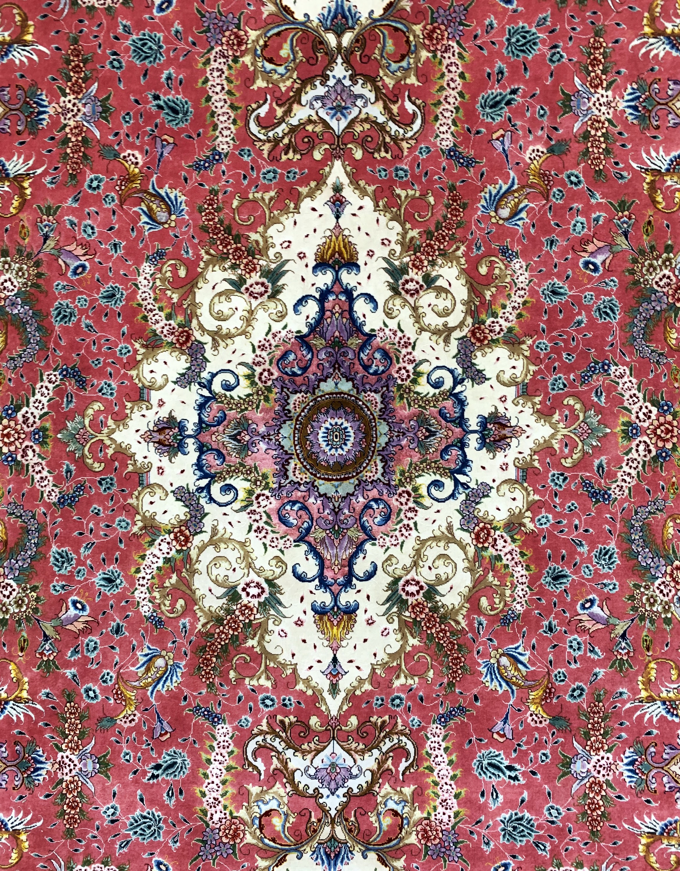 Detail c: Täbriz fein(60 Raj) Persien, signiert, Mitte 20.Jhd, Korkwolle mit und auf Seide, ca.308 x 188 cm, ca. 640.000 Kn/qm, gereinigt, EHZ: 1-2