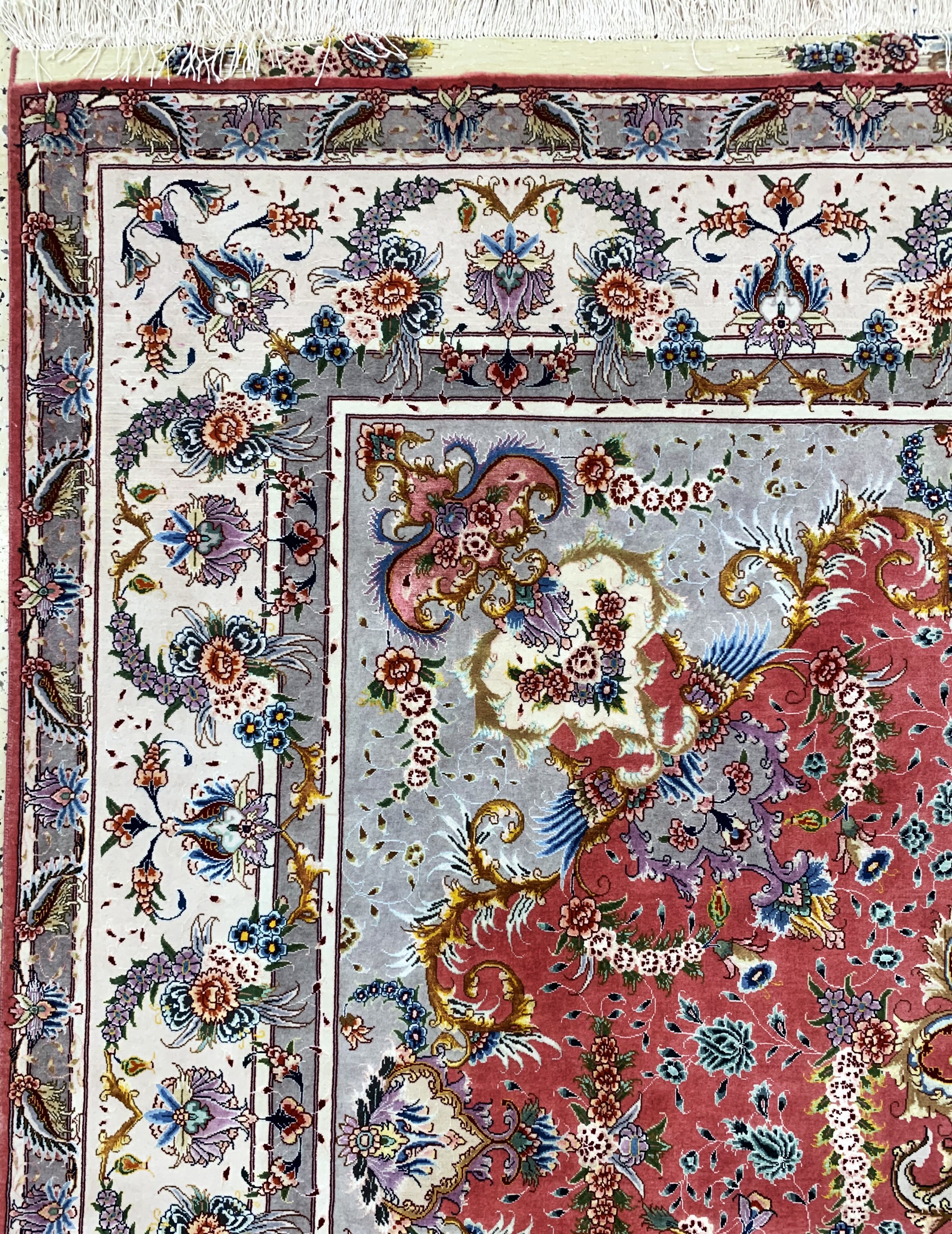Detail d: Täbriz fein(60 Raj) Persien, signiert, Mitte 20.Jhd, Korkwolle mit und auf Seide, ca.308 x 188 cm, ca. 640.000 Kn/qm, gereinigt, EHZ: 1-2