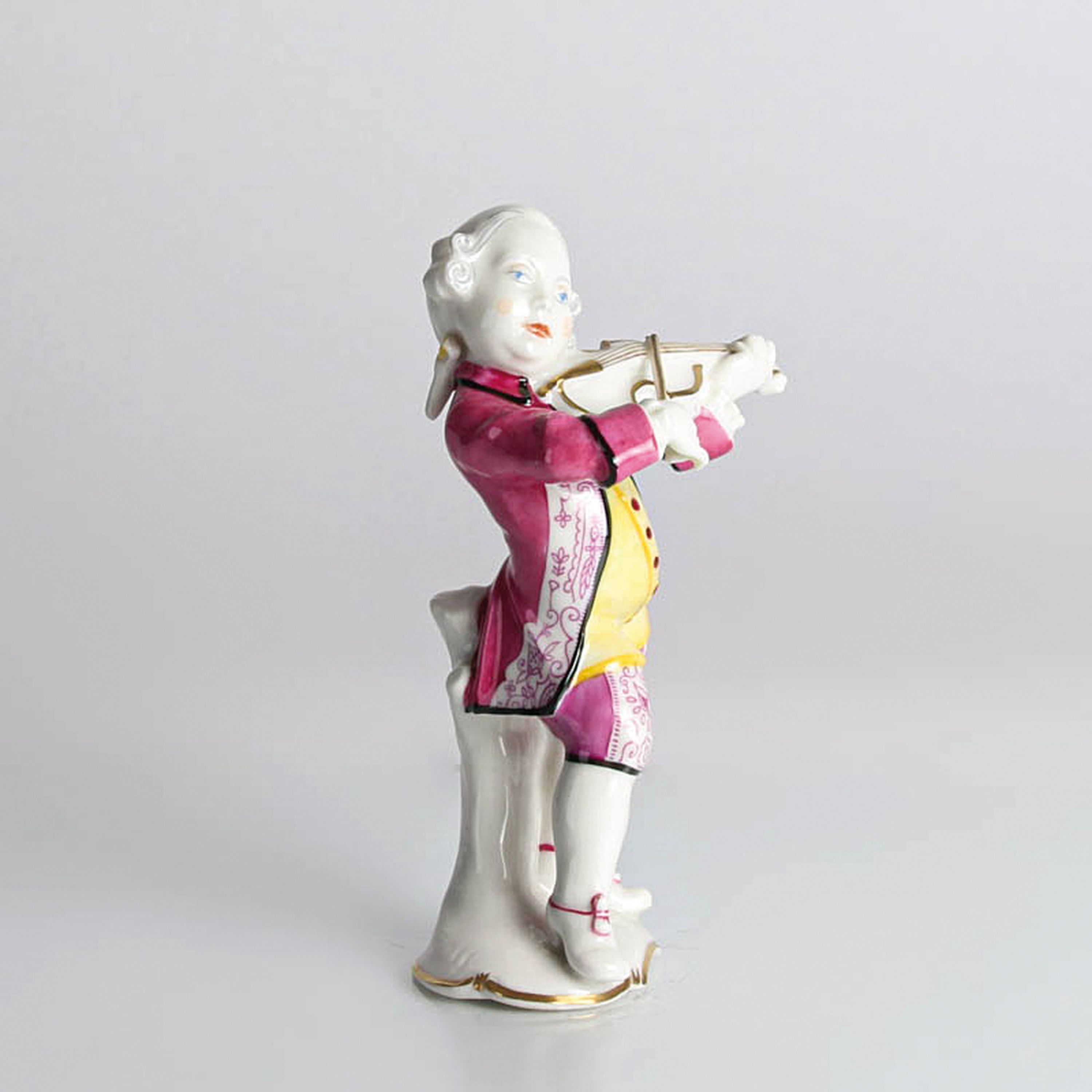 Detail b: Porzellanfigur Violinist, Hutschenreuther, Kunstabteilung Selb, Entw. Karl Himmelstoß, 20.Jh., Porzellan, farbig und goldstaffiert, H. 14 cm