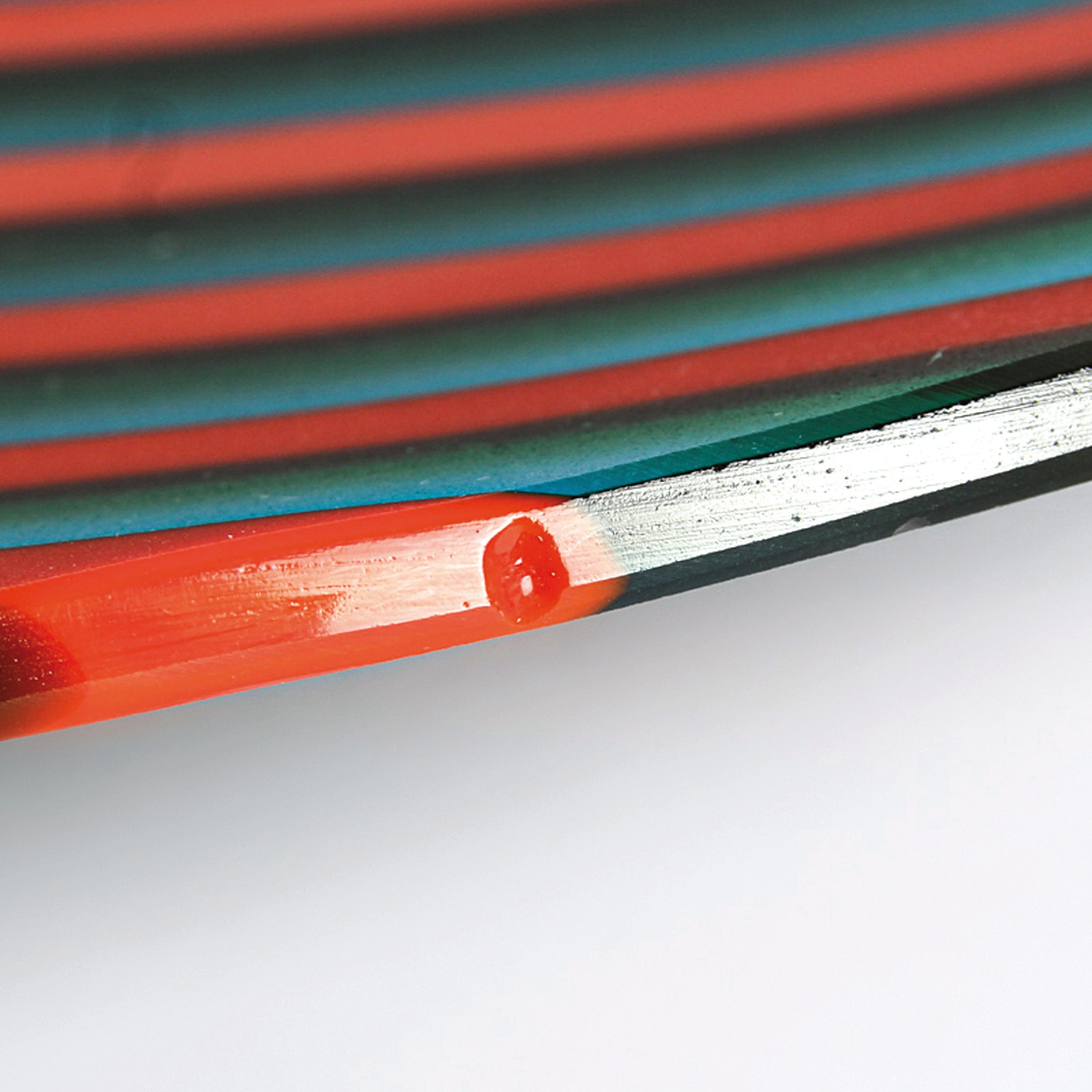 Detail d: Flache runde Schale, wohl Piero Ragazzi, Murano, aus grünen, orangefarbenen und türkisfarbenen Glasstreifen verschmolzen, H. ca. 3.5cm, D. ca. ...
