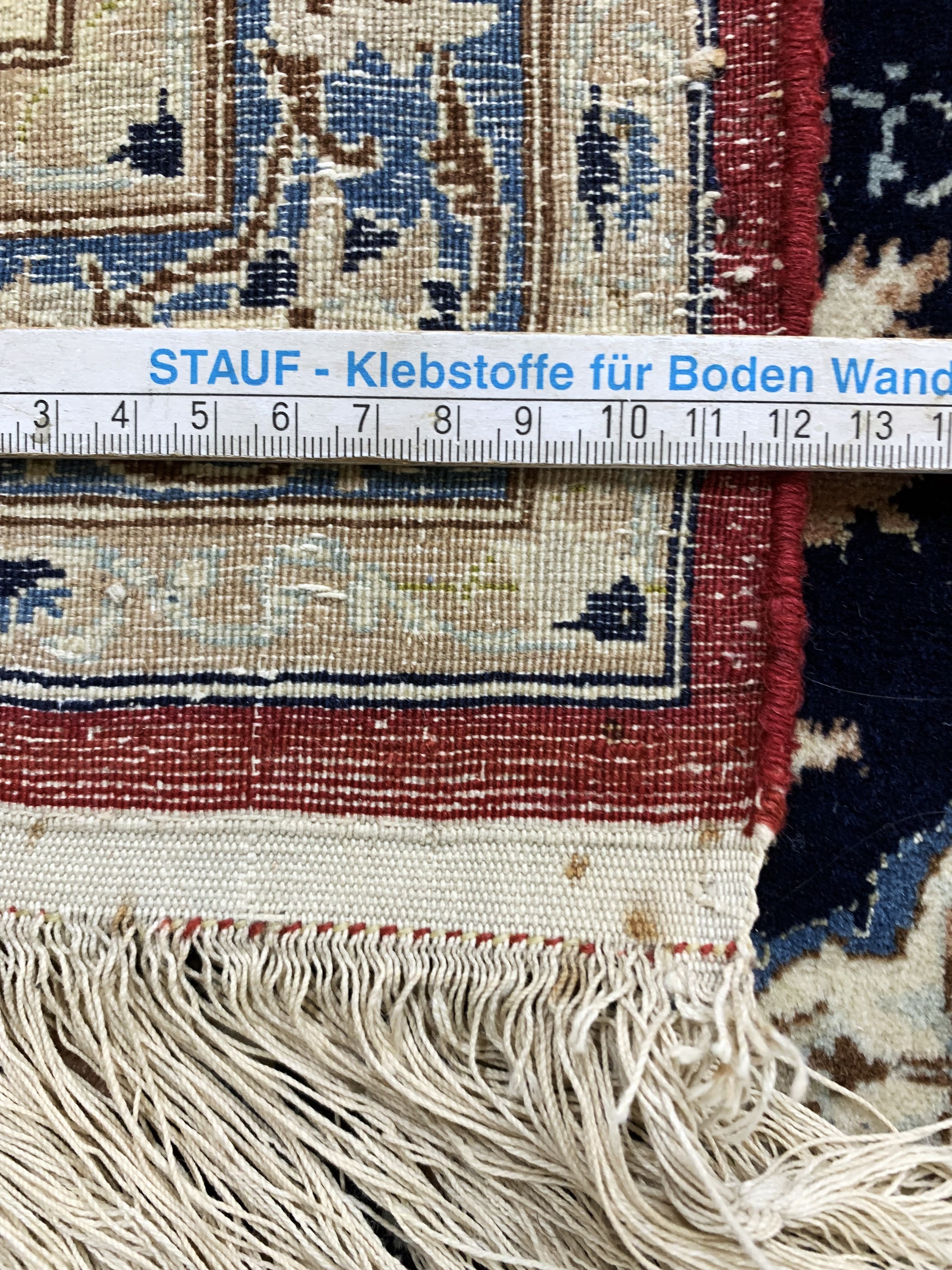 Detail e: Nain"Tudeschk"fein alt, Persien, Anfang 20.Jhd, Korkwolle mit Seide, ca. 260 x 151 cm,EHZ: 2,(kleine Mottenfraß Stellen), gereinigt