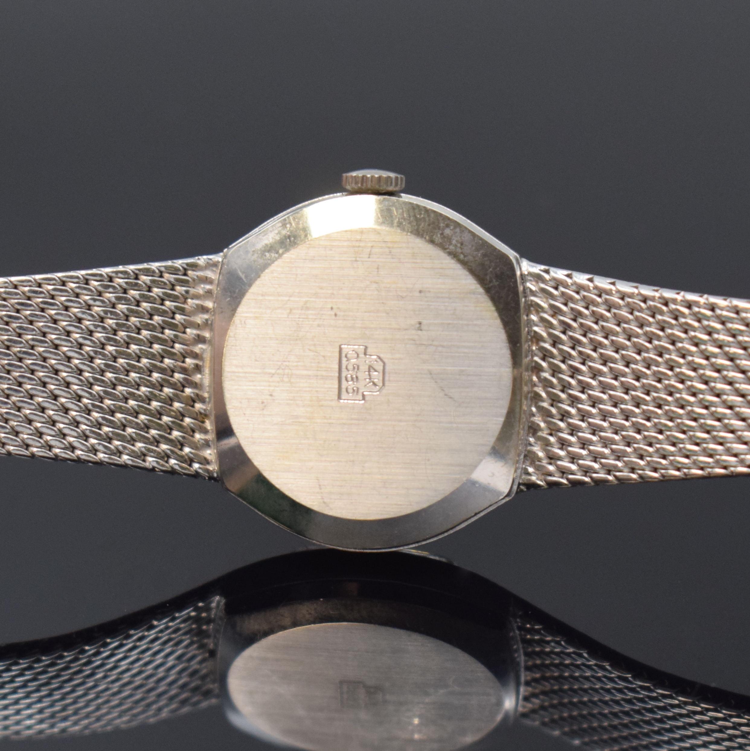 Detail d: EXQUISIT Damenarmbanduhr in WG 585/000, Deutschland 1960er Jahre, Handaufzug, Milanaiseband, Boden aufgedr., silb. Zifferbl. m. 4 aufgel. Std.-Ind., ...