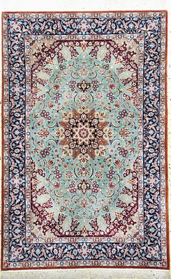 Image Esfahan fein, Persien, Mitte 20.Jhd, Korkwolle auf Seide, ca. 175 x 113 cm, ...