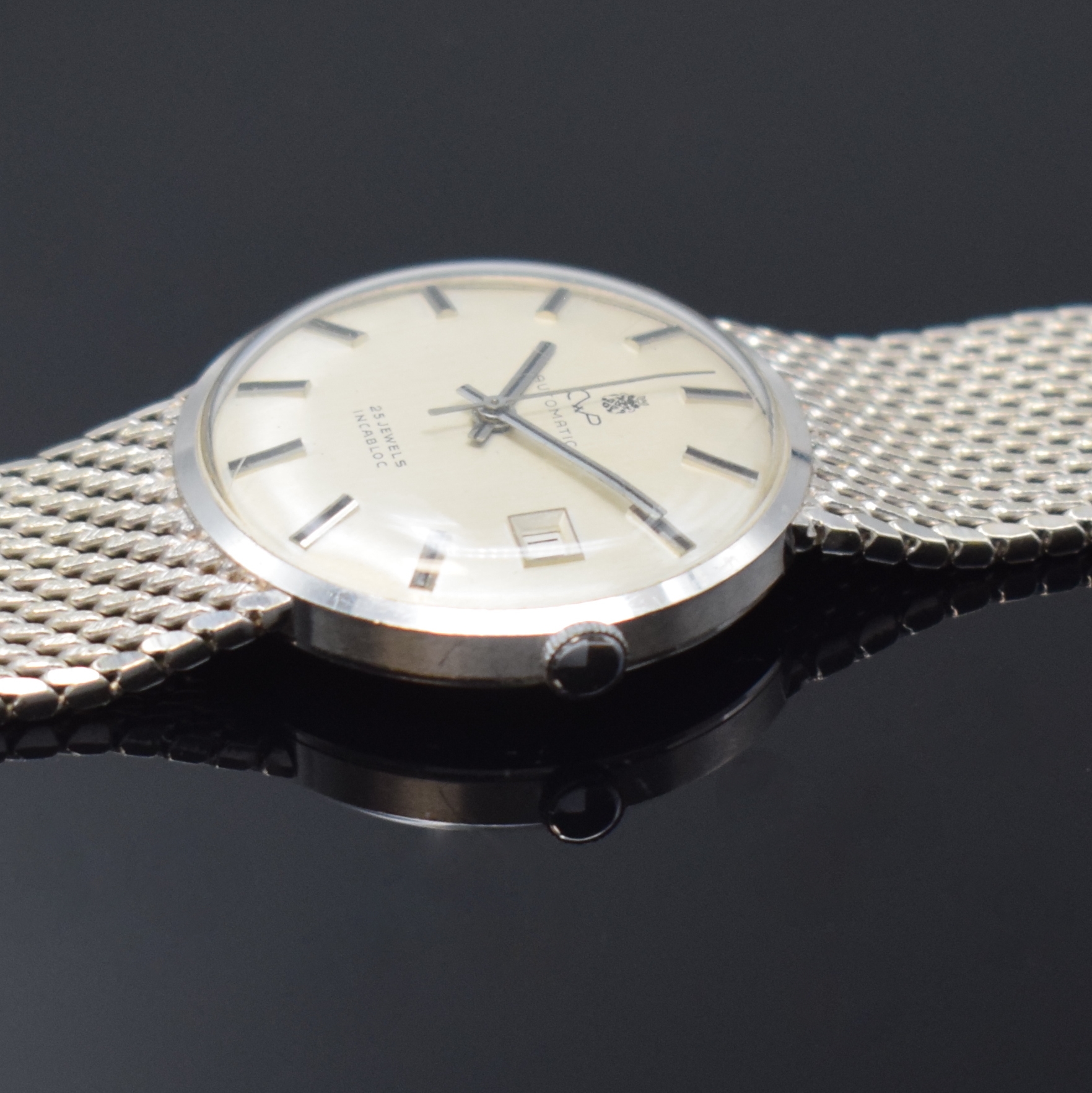 Detail c: CWP Armbanduhr in WG 585/000, Schweiz um 1965, Automatik, Boden aufgedr., silb. Zifferbl. m. Indizes, Datum b. 6, Kal. ETA 2472, 25 St., D. ca. 34 ...