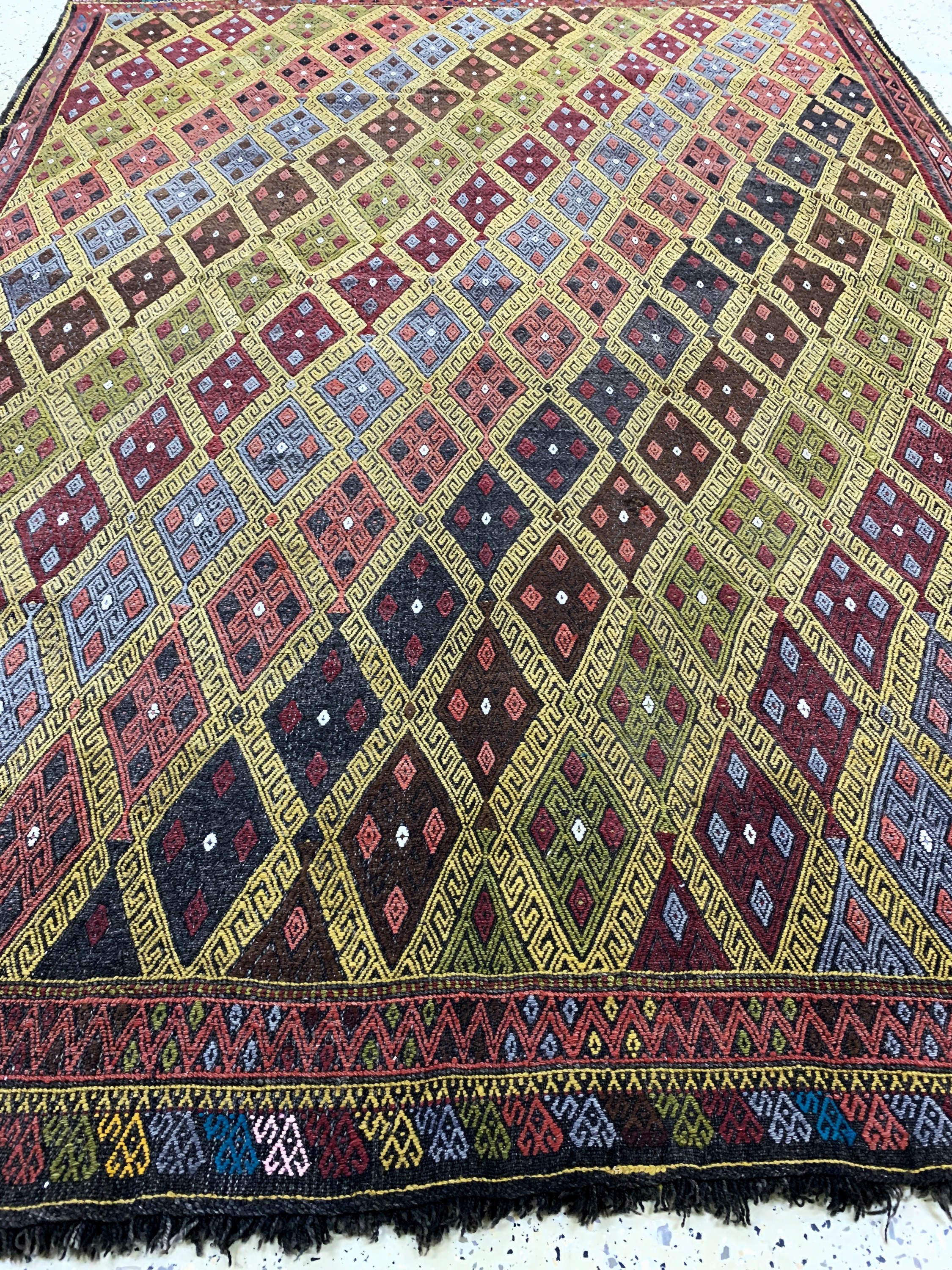 Detail e: Cicim alt, Türkei, Mitte 20.Jhd, Wolle auf Wolle, ca. 270 x 190 cm, EHZ: 2, (kleine Reparaturen)