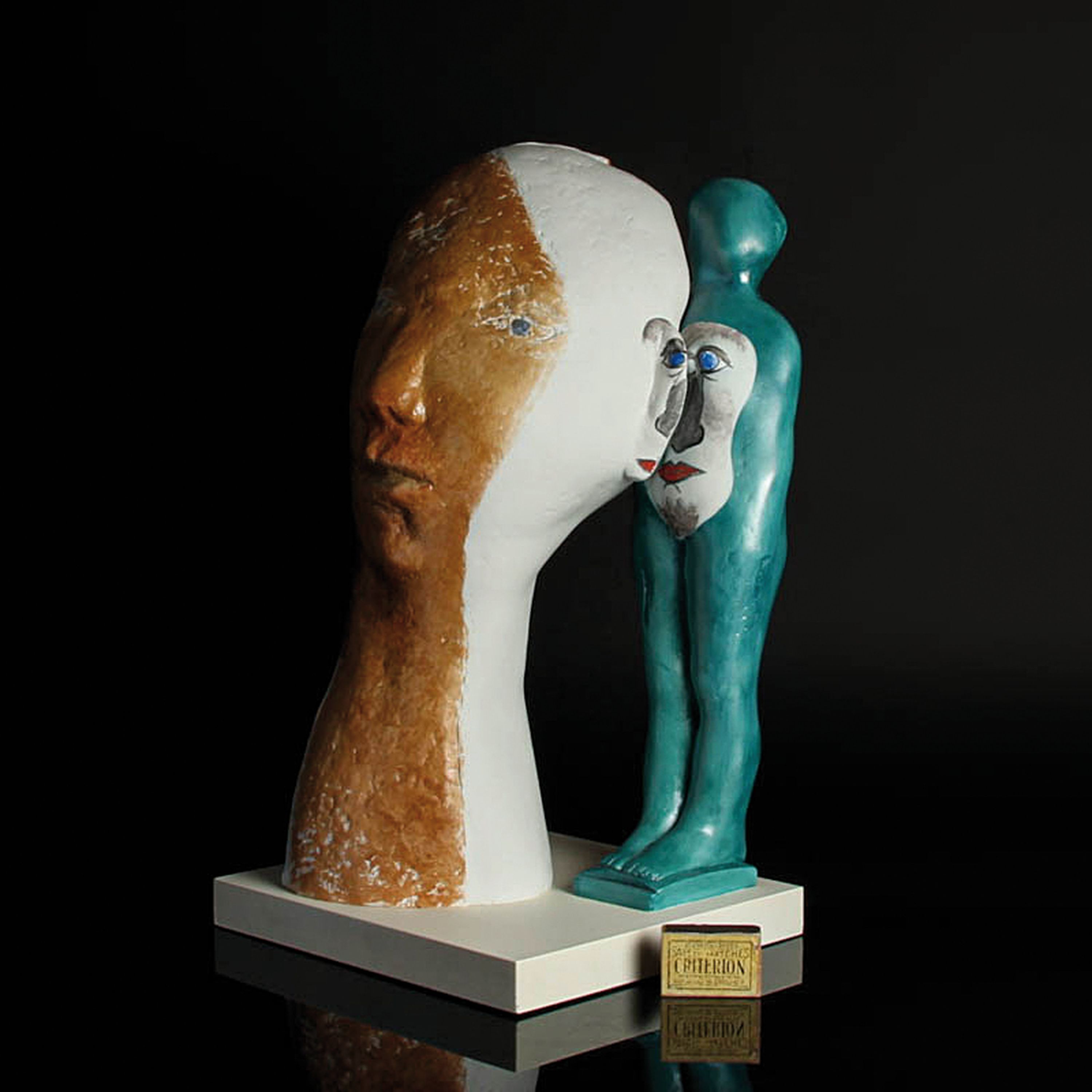Detail a: Andreas Wegner, geb. 1958, Porzellanplastik für Goebel, "Schürzenjägers Freundin", Ed. 9/20, Biskuitporzellan partiell glasiert, H. 49 cm