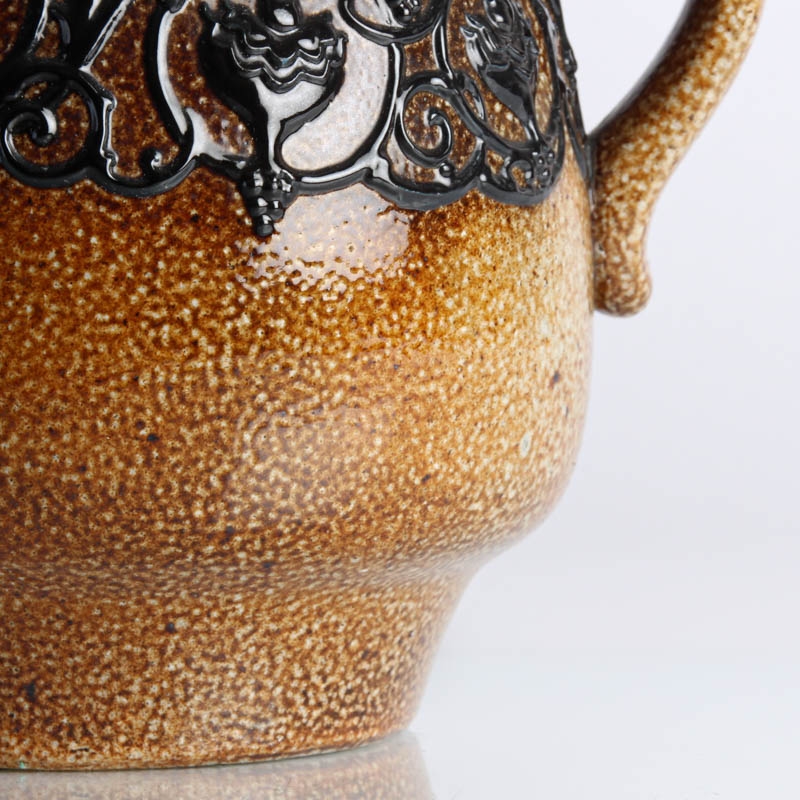 Detail c: Steinzeugkrug, wohl Merkelbach, 20.Jh., Zinnmontur, H. 28 cm