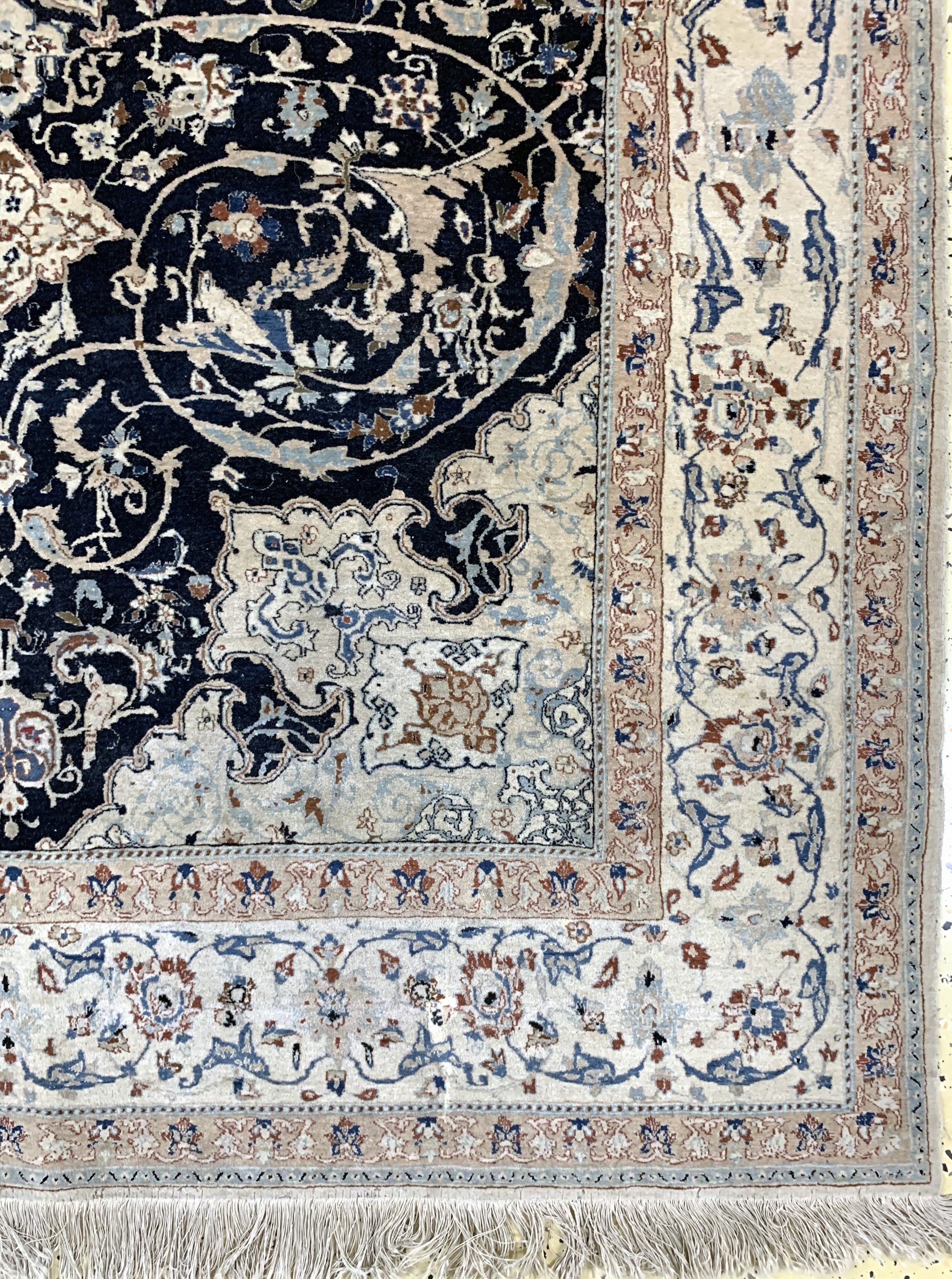 Detail a: Nain fein"Tudeschk", Persien, Anfang 20.Jhd, Korkwolle mit Seide, ca. 240 x 160 cm,ca. 1,0 Mio. Kn/qm, EHZ: 2-3