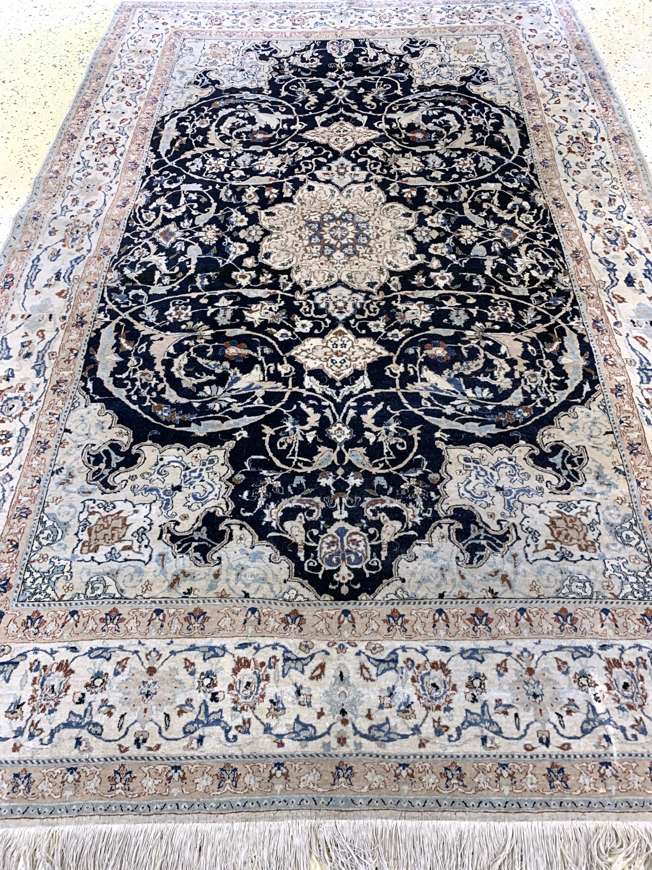 Detail f: Nain fein"Tudeschk", Persien, Anfang 20.Jhd, Korkwolle mit Seide, ca. 240 x 160 cm,ca. 1,0 Mio. Kn/qm, EHZ: 2-3