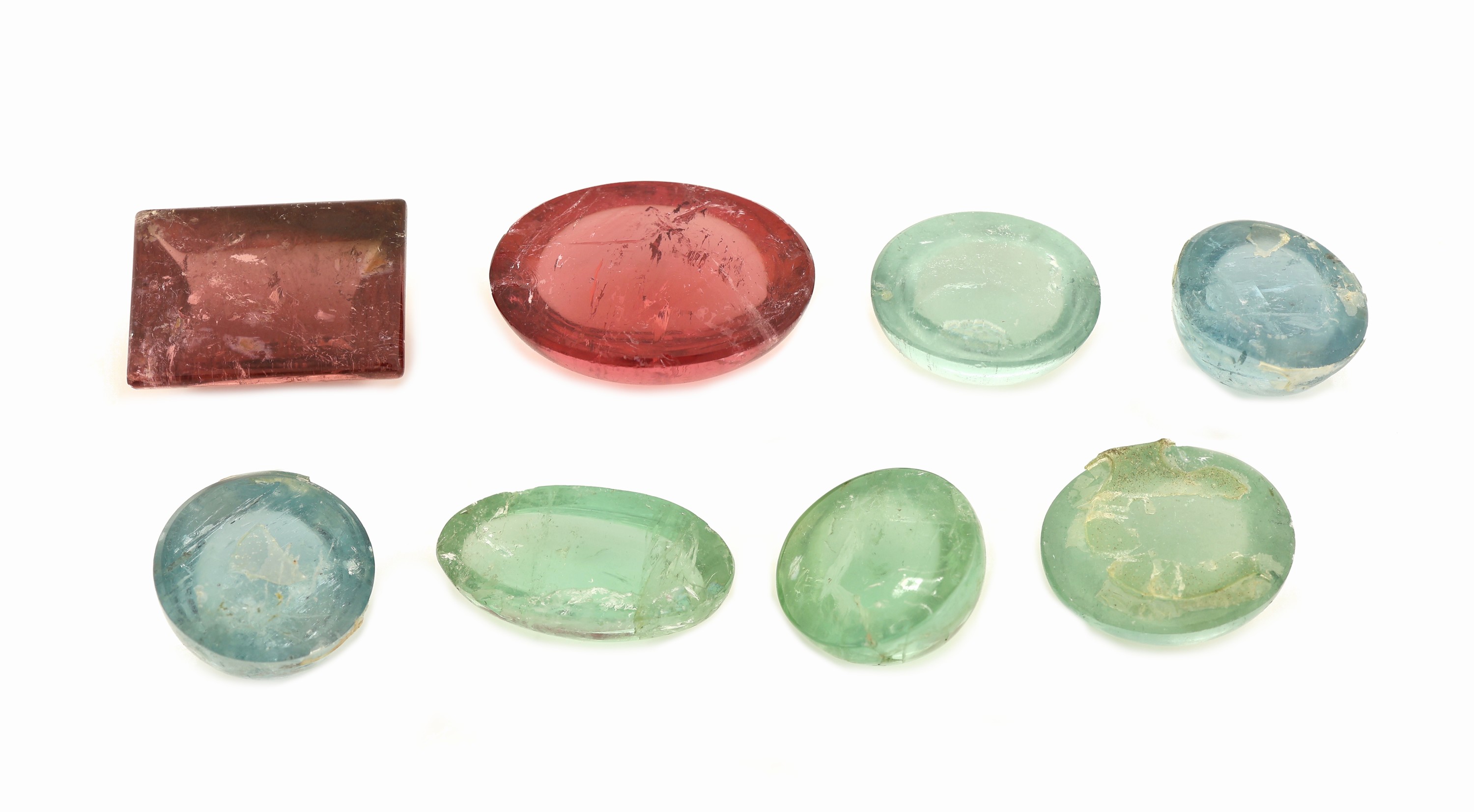 Detail a: Lot 8 lose Turmalincabochons, zus. 85.68 ct, in versch. Formen, Farben und Größen, z.T.Ausfassware