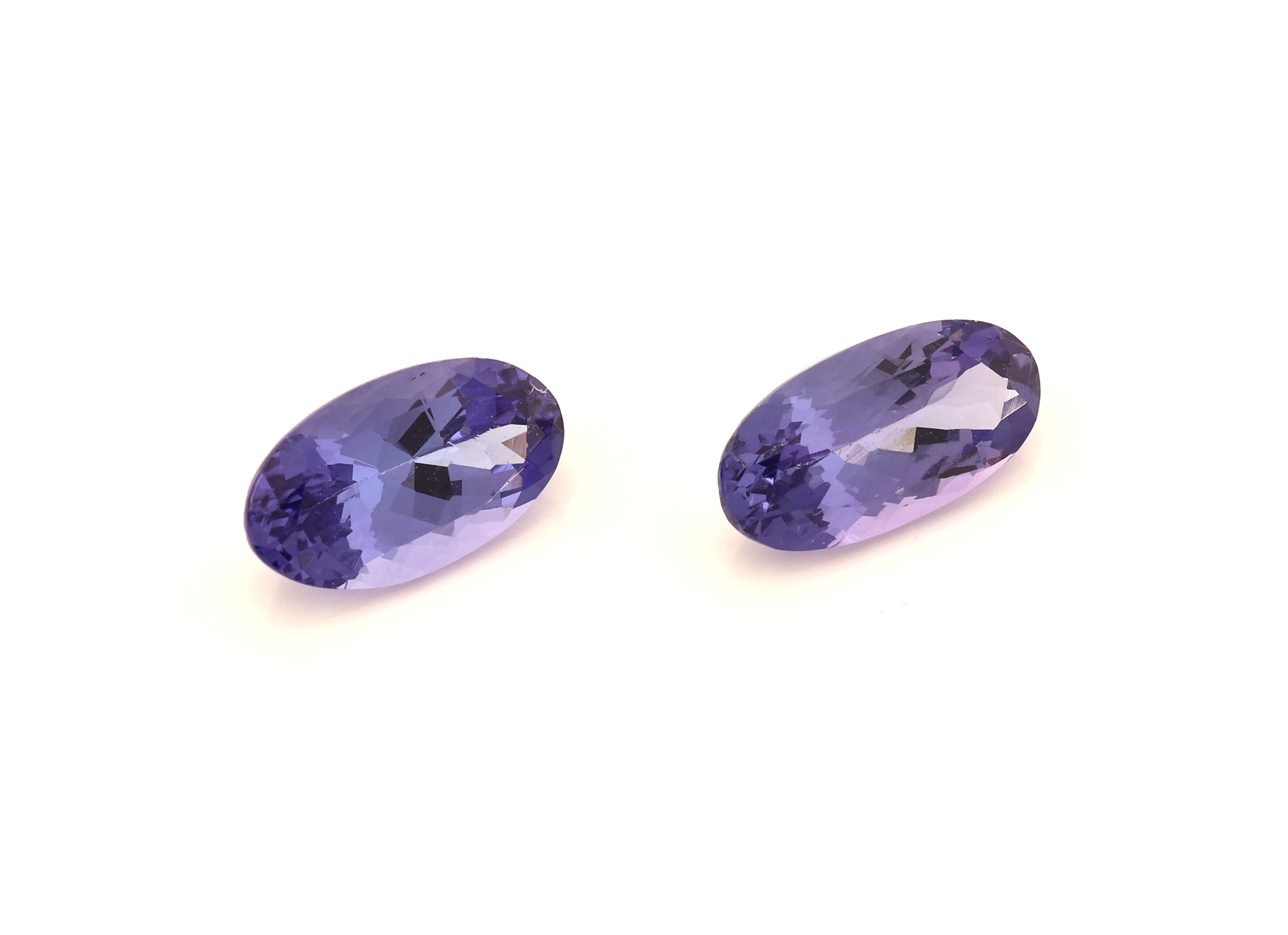 Detail a: Lot 2 lose ovalfacett. Tansanite zus. 1.89 ct
