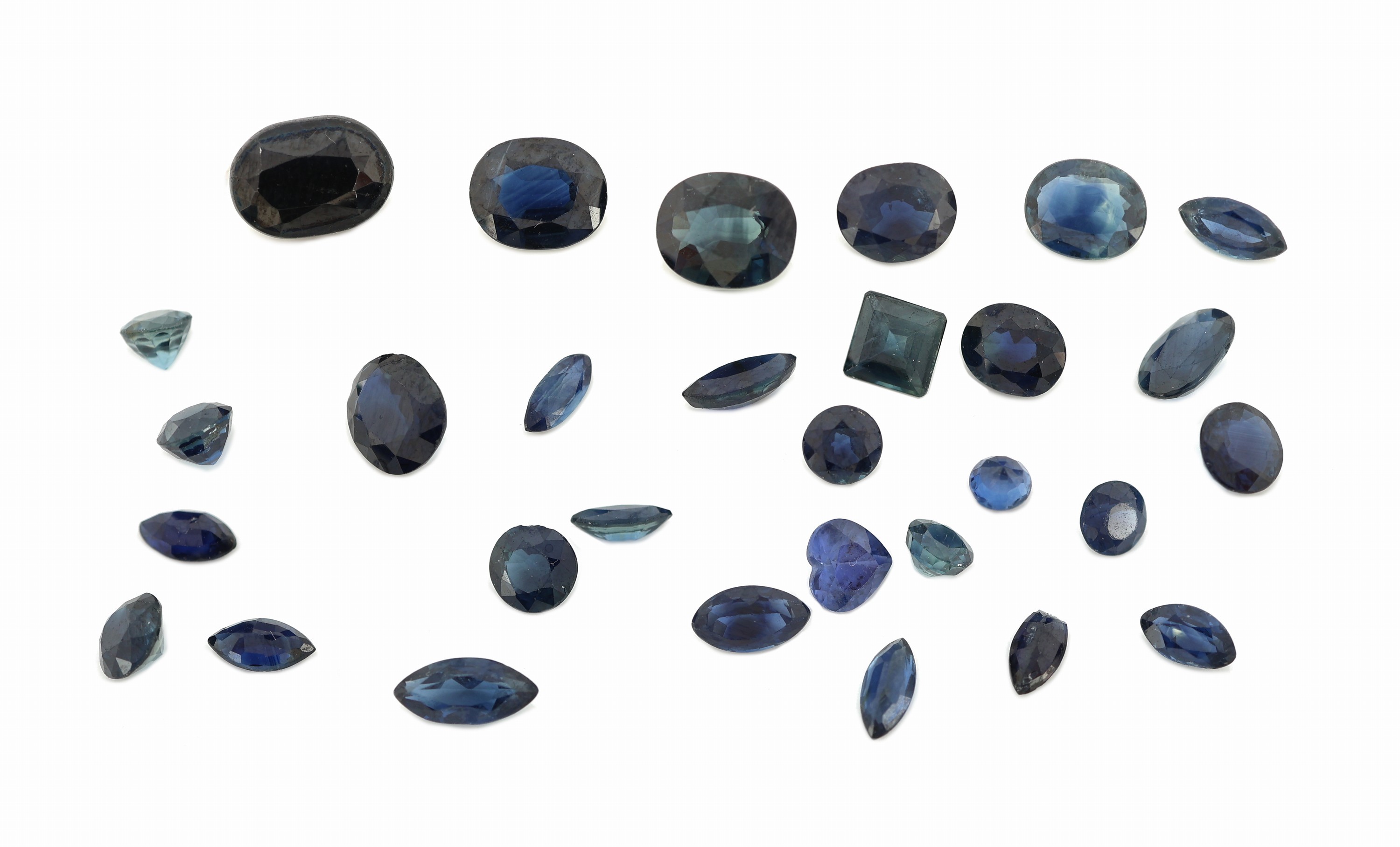 Lot lose facett. Saphire zus. 11.03 ct, in versch. Schliffformen und Farbnuancen, z.T. Ausfassware
