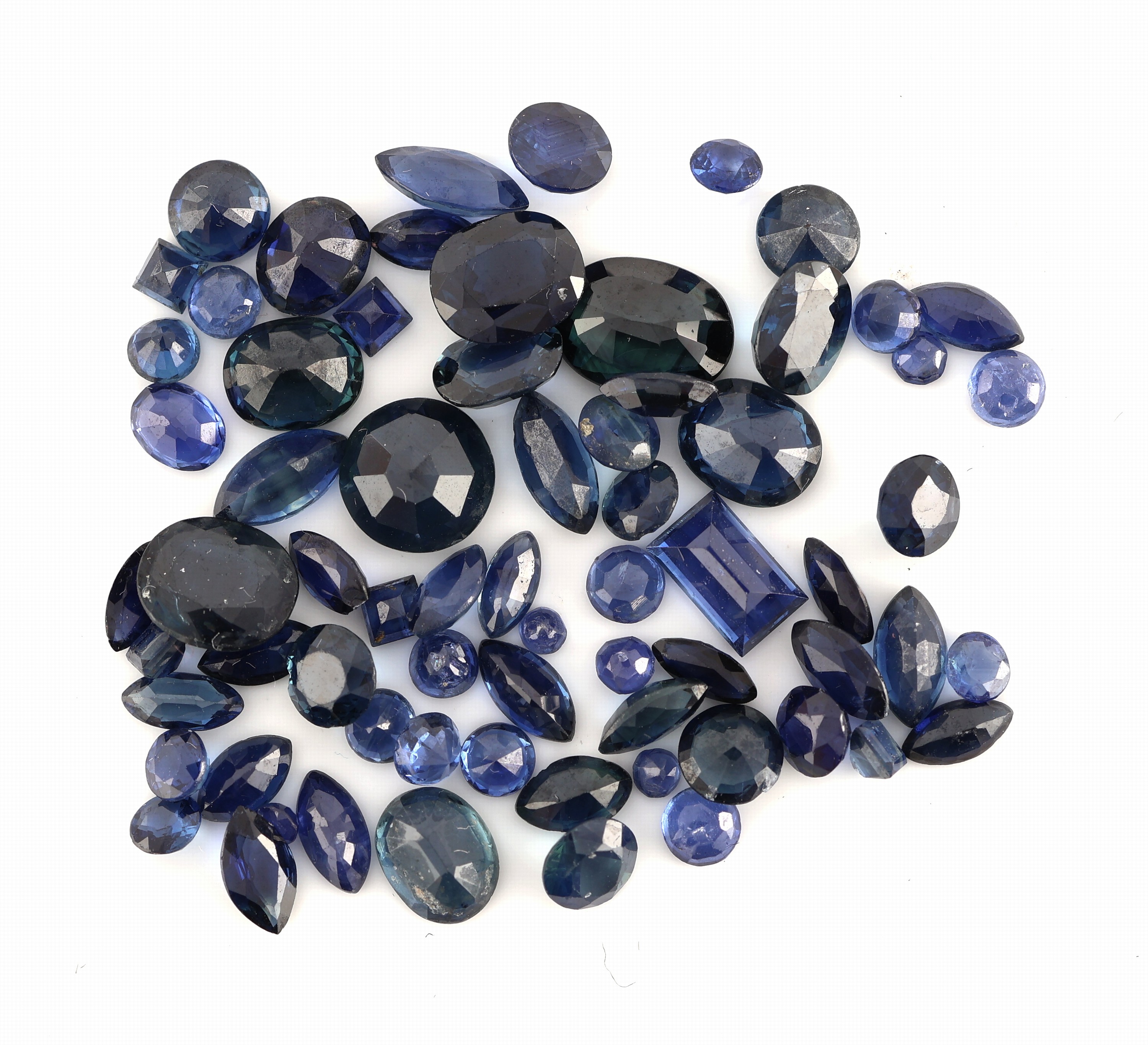 Lot lose facett. Saphire zus. 15.62 ct, in versch. Schliffformen, Größen und Farbnuancen