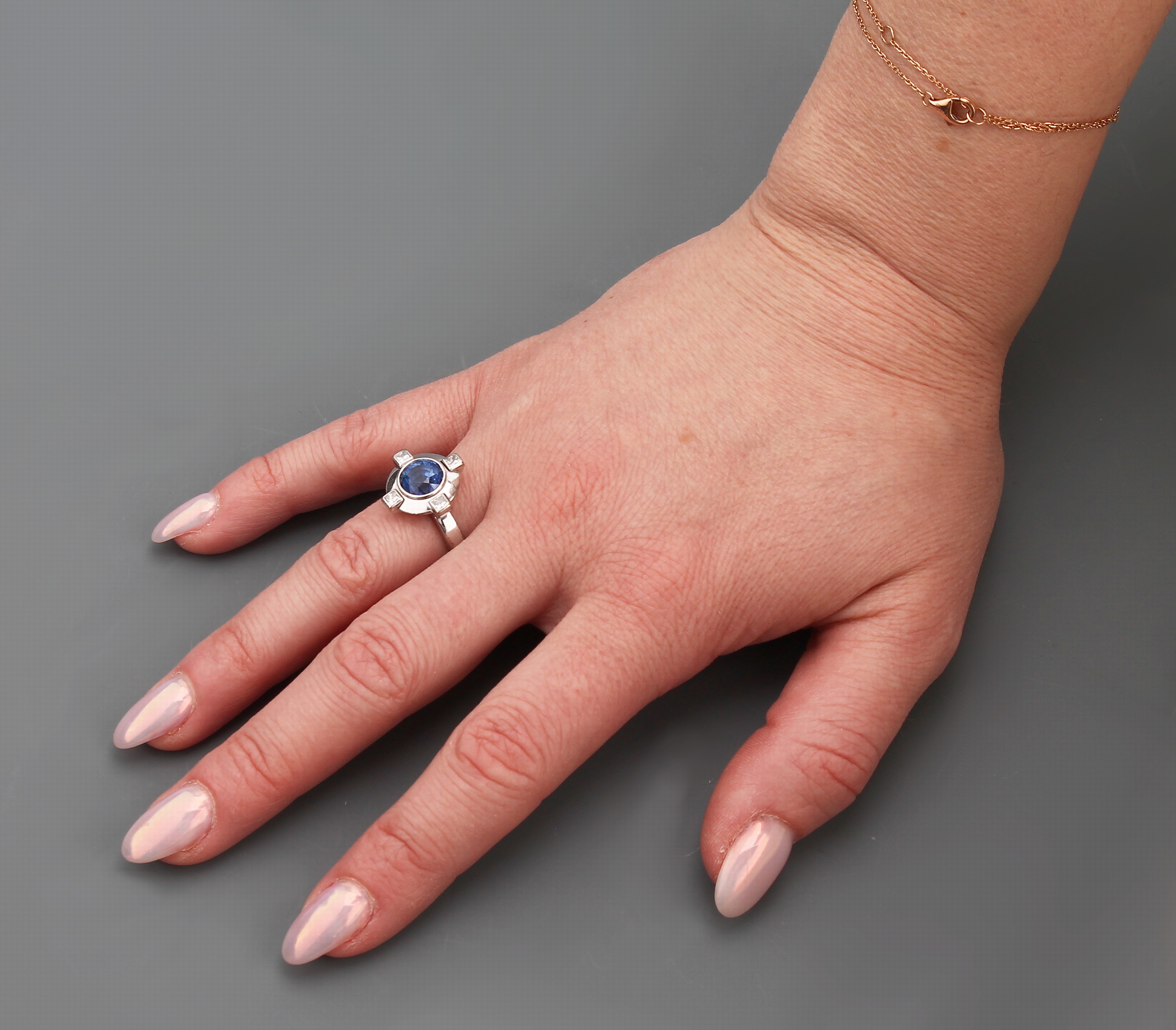 Detail a: 18 kt Gold Saphir-Diamant-Schmuckset, WG 750/000, qualitätvolle und massive Anfertigungdurch LEINFELDER/München, außergewöhnliche Gestaltung, ...