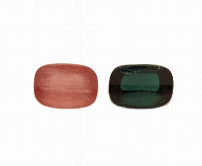 26908631a - Lot 2 lose Turmalincabochons, zus. 27.60 ct, in versch. Formen, Farben und ...