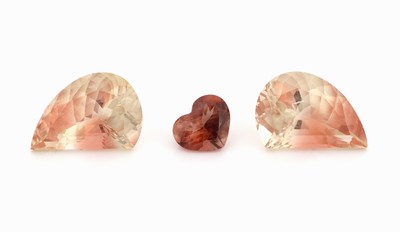 Image Lot 3 lose facett. Sunstones, zus. 12.10 ct, ausgefallene Schliffformen, mit feinem ...