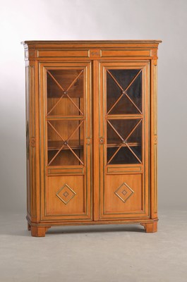 Image 26909072 - Vitrine, Frankreich, um 1900, Mahagoni massiv, zweitürig, versprosste Scheiben, ...