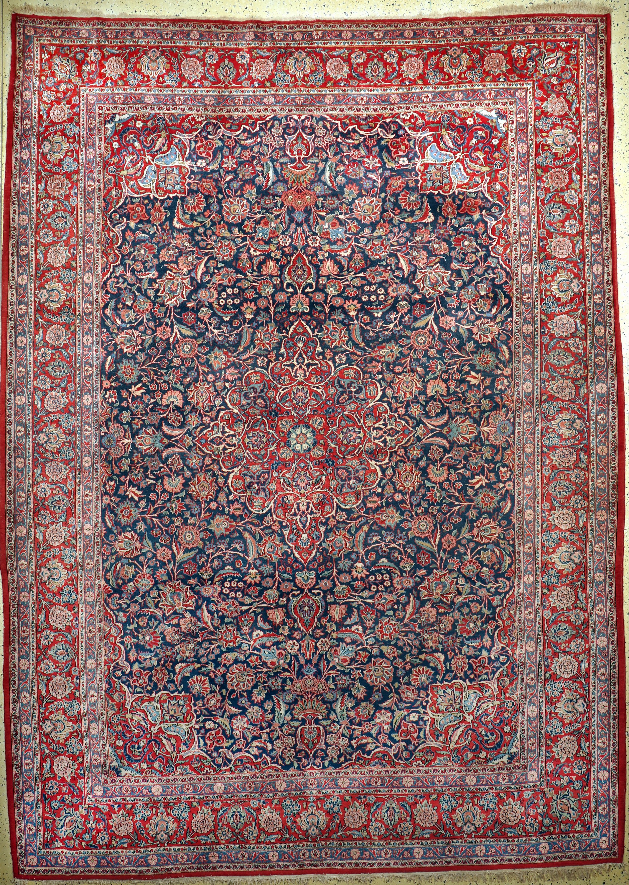 Keschan alt, Persien, Anfang 20.Jhd, Wolle auf Baumwolle, ca. 385 x 285 cm, leichter Mottenfraß, EHZ: 3