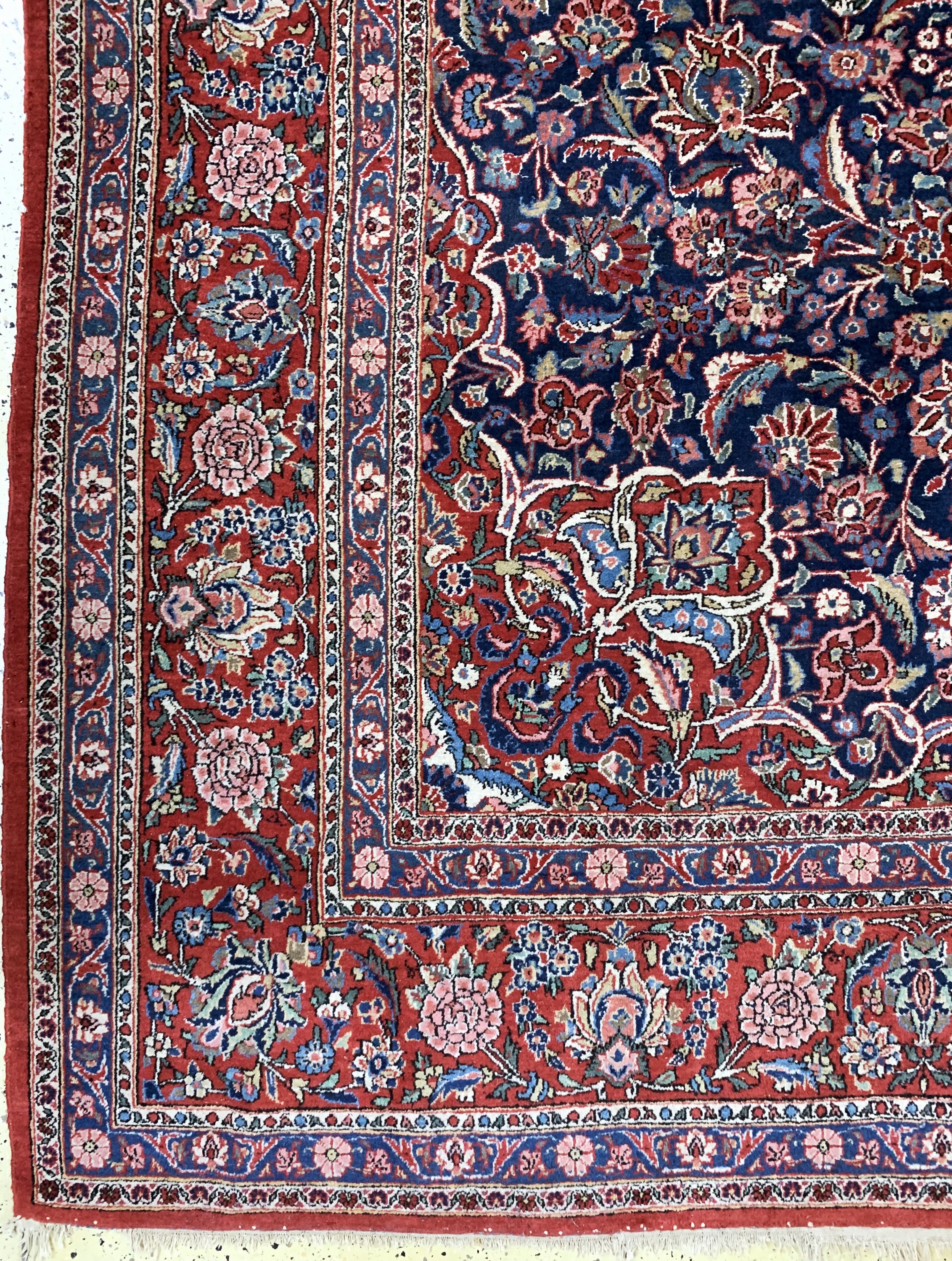 Detail b: Keschan alt, Persien, Anfang 20.Jhd, Wolle auf Baumwolle, ca. 385 x 285 cm, leichter Mottenfraß, EHZ: 3
