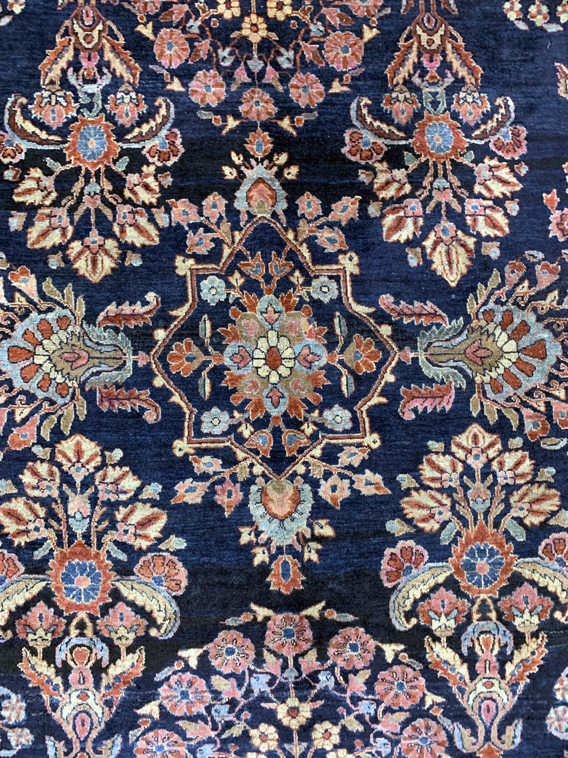 Detail c: Us Re-Import Sarogh antik, Persien, um 1900, Wolle auf Baumwolle, ca. 335 x 235 cm, EHZ: 3, (restaurierungen)