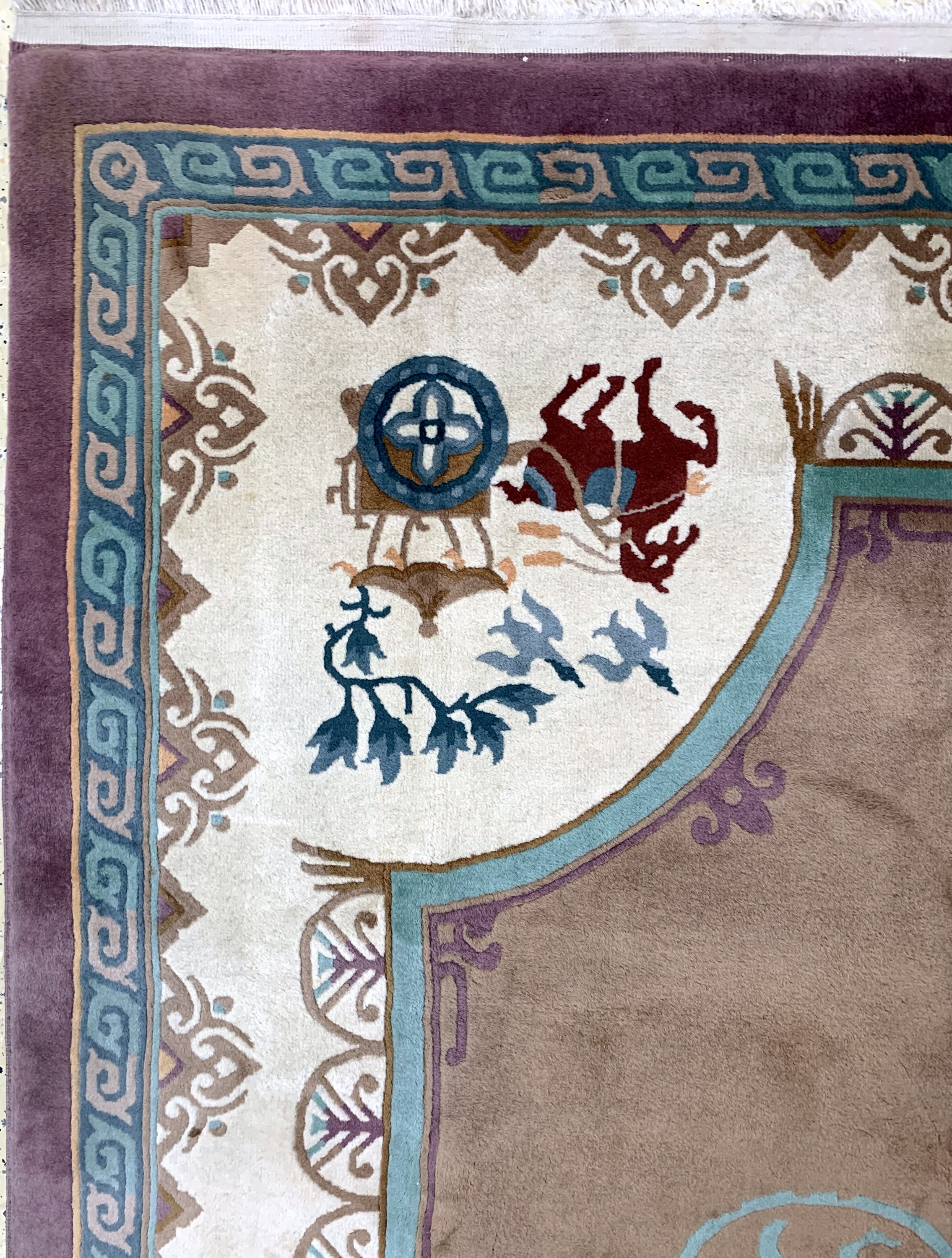 Detail d: Aubusson Teppich, China, Mitte 20.Jhd, Wolle auf Baumwolle, ca. 370 x 276 cm, EHZ: 2(fleckig)