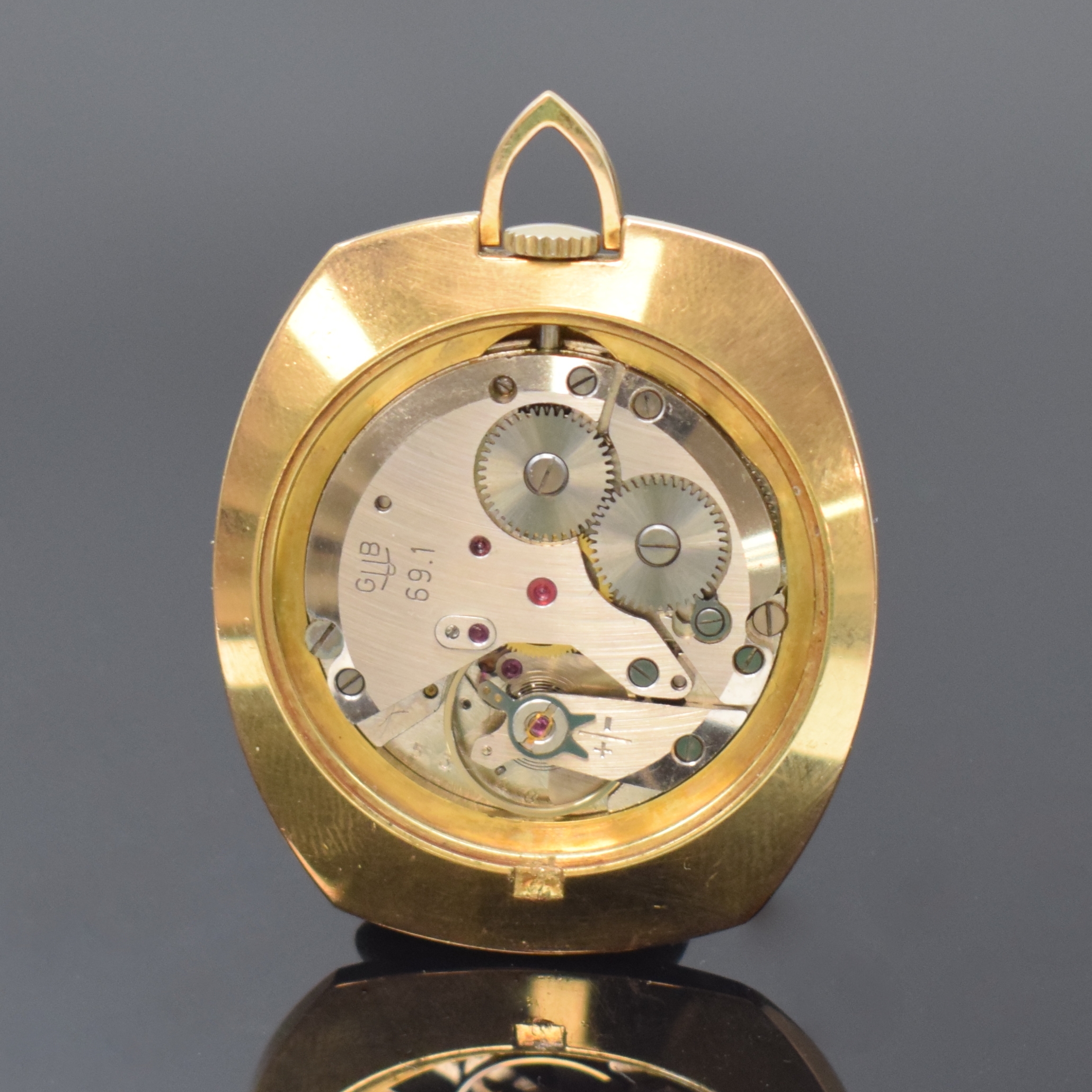 Detail b: GLASHÜTTE vergoldete Frackuhr, Deutschland um 1965, Handaufzug, Boden aufgedr., goldfarb. Zifferbl. m. gold. Std.-Ind. u. Zeigern, Datum b. 3, Kal. ...
