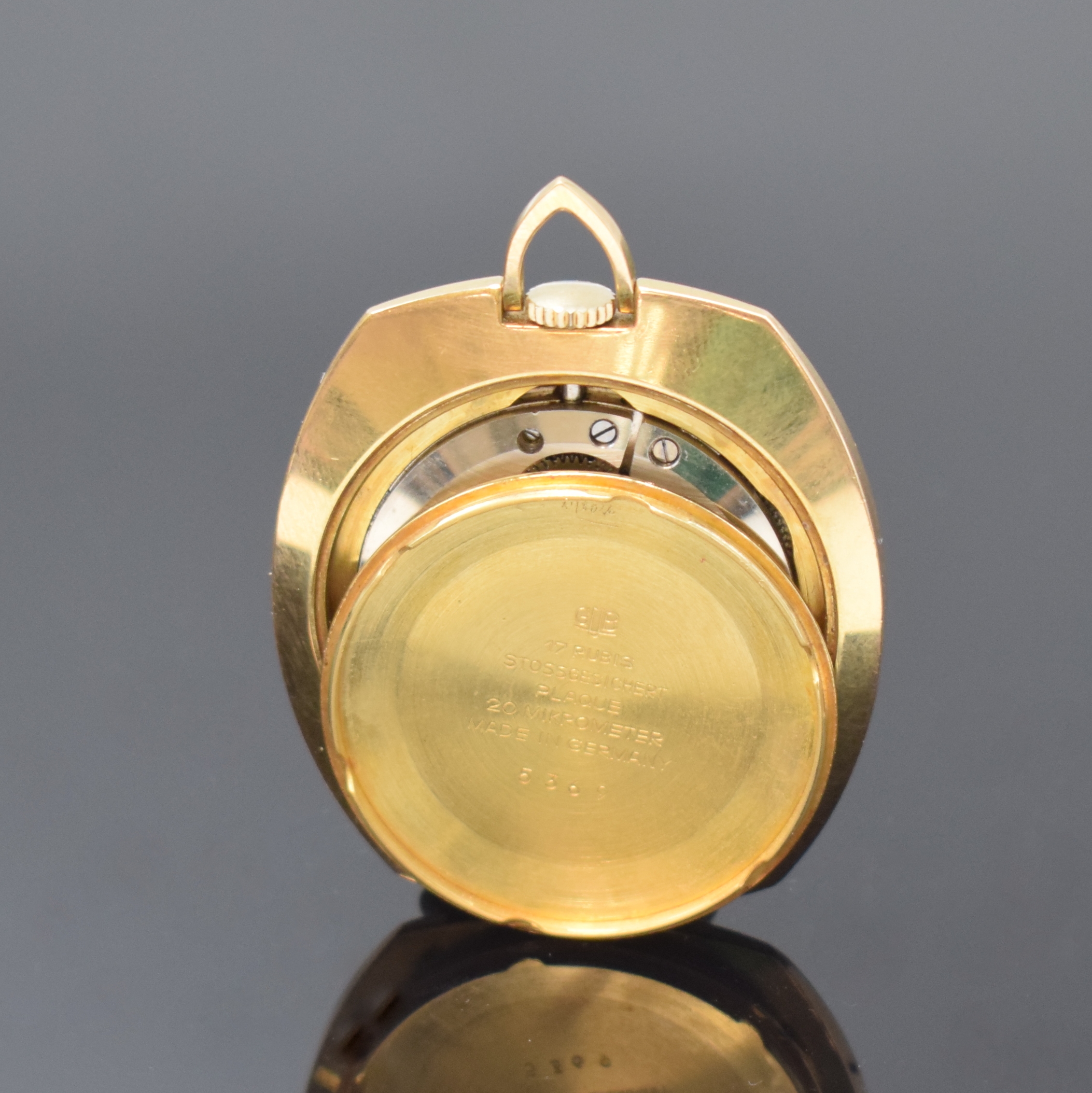 Detail c: GLASHÜTTE vergoldete Frackuhr, Deutschland um 1965, Handaufzug, Boden aufgedr., goldfarb. Zifferbl. m. gold. Std.-Ind. u. Zeigern, Datum b. 3, Kal. ...
