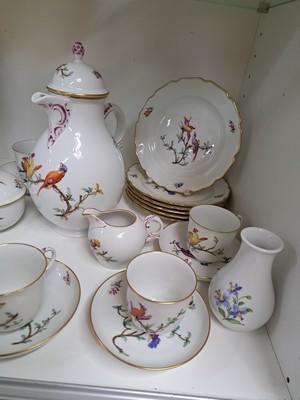 26910433a - Kaffeeservice, Nymphenburg, 20. Jh., Vogelmalerei, Goldstaffage, Kaffeekanne, ...