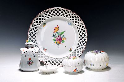 Image 26910577 - 6 Teile Nymphenburg, 20. Jh., Teller mit Durchbrucharbeit, D. 25.5 cm, Fächerdekor: ...
