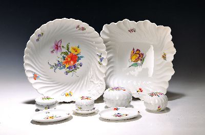Image 8 Teile Nymphenburg, 20. Jh., Porzellan, meist Fächerdekor, Blumenmalerei, ...