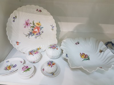 26910602a - 8 Teile Nymphenburg, 20. Jh., Porzellan, meist Fächerdekor, Blumenmalerei, ...