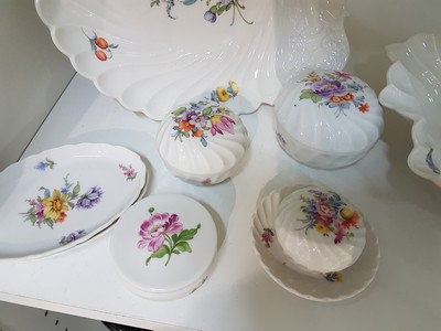 26910602d - 8 Teile Nymphenburg, 20. Jh., Porzellan, meist Fächerdekor, Blumenmalerei, ...